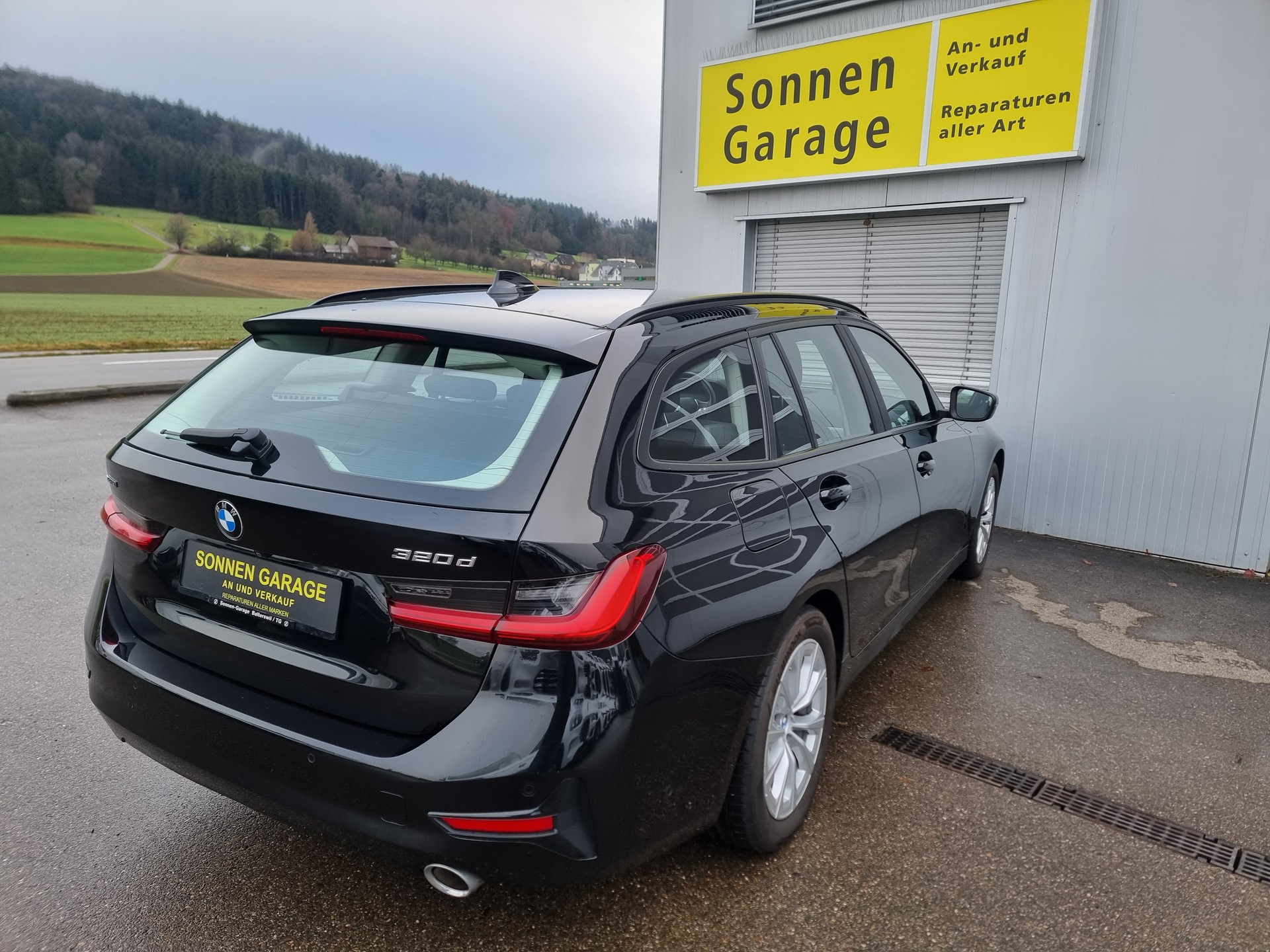 BMW 320d xDrive 48V Touring Steptronic-image-11