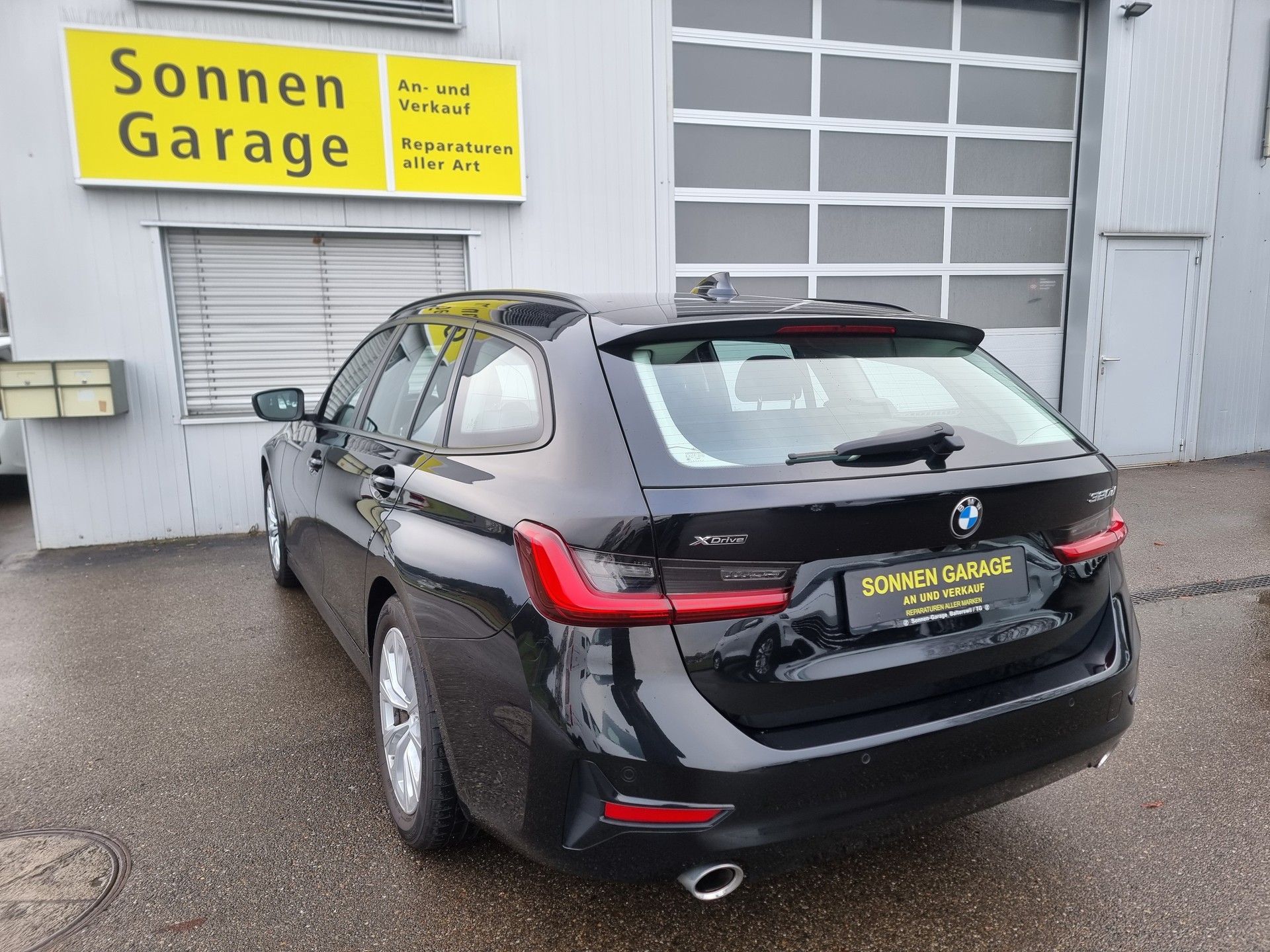 BMW 320d xDrive 48V Touring Steptronic-image-12
