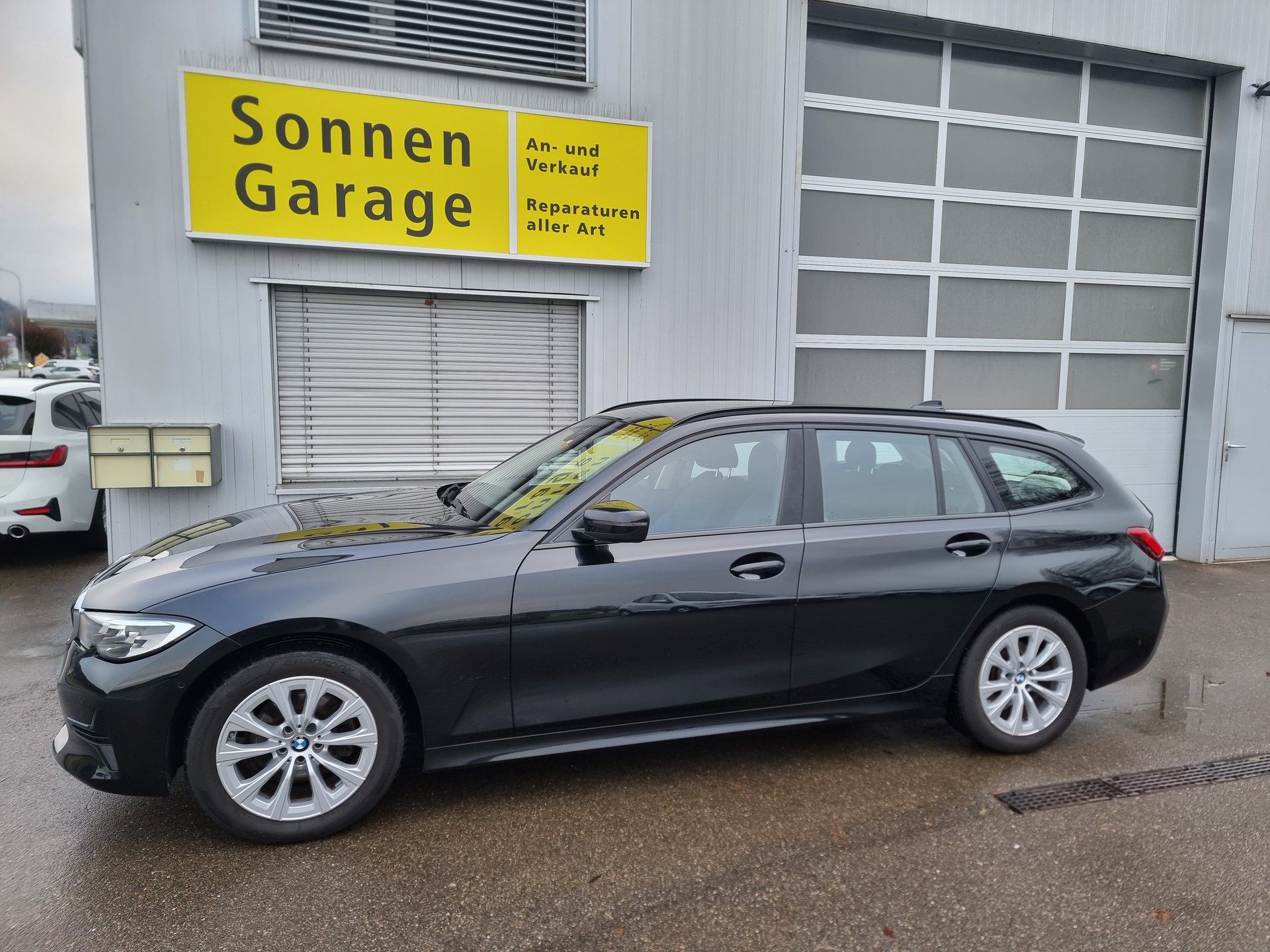 BMW 320d xDrive 48V Touring Steptronic-image-4