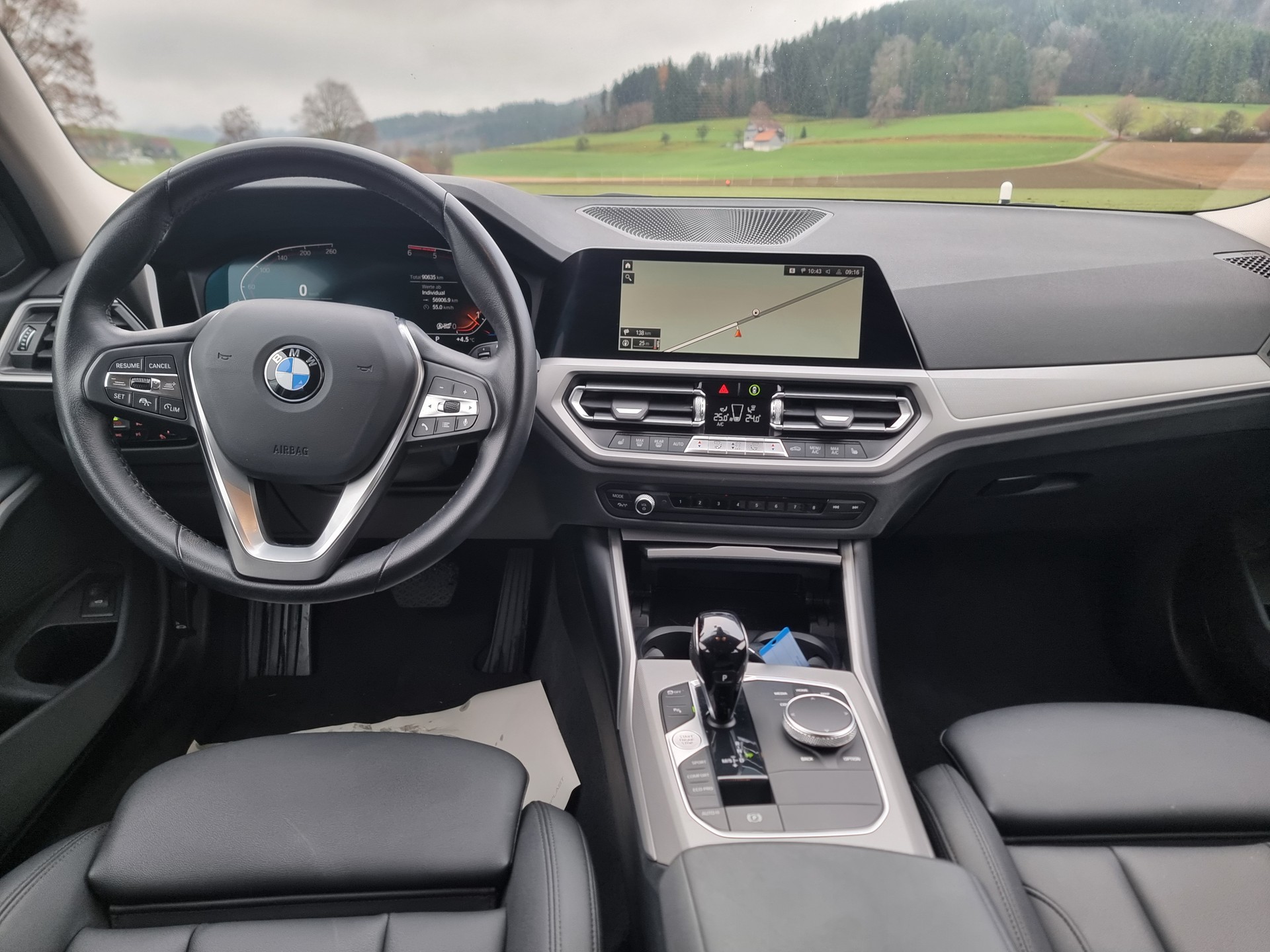 BMW 320d xDrive 48V Touring Steptronic-image-6