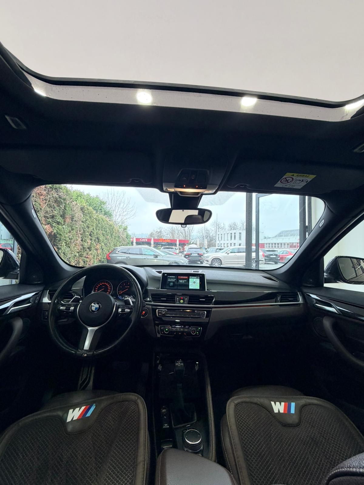 BMW X1 xDrive 25d M Sport Steptronic **Panoramaschiebedach**-image-7
