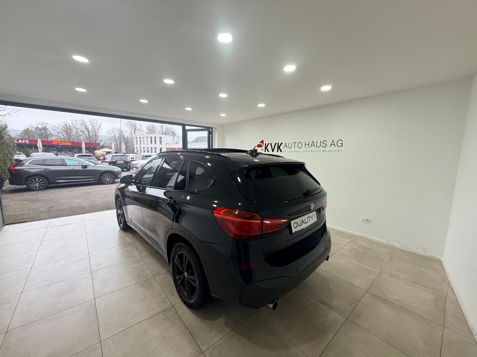BMW X1 xDrive 25d M Sport Steptronic **Panoramaschiebedach**-image-5