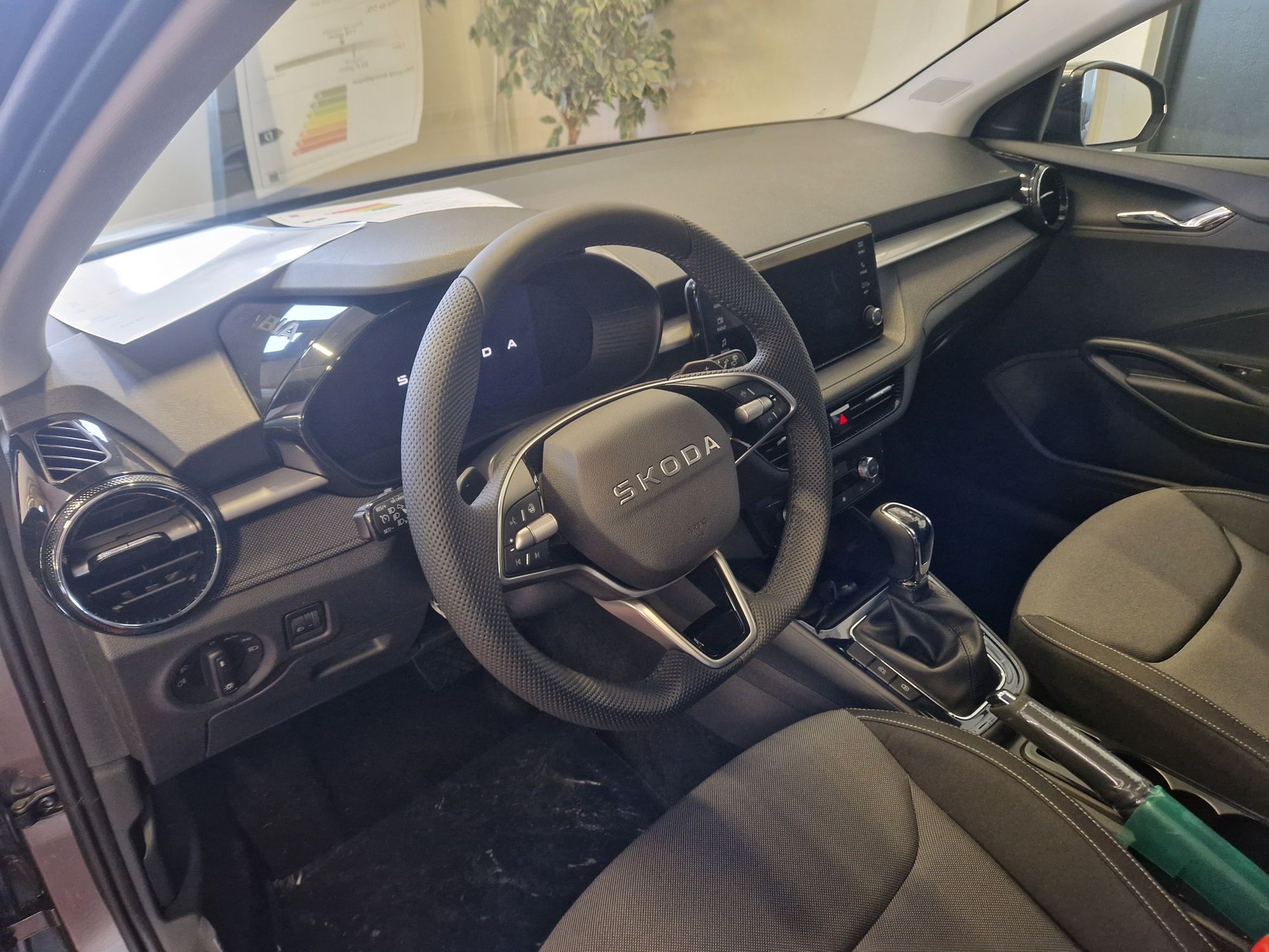 SKODA Fabia 1.0 TSI Dynamic DSG-image-4