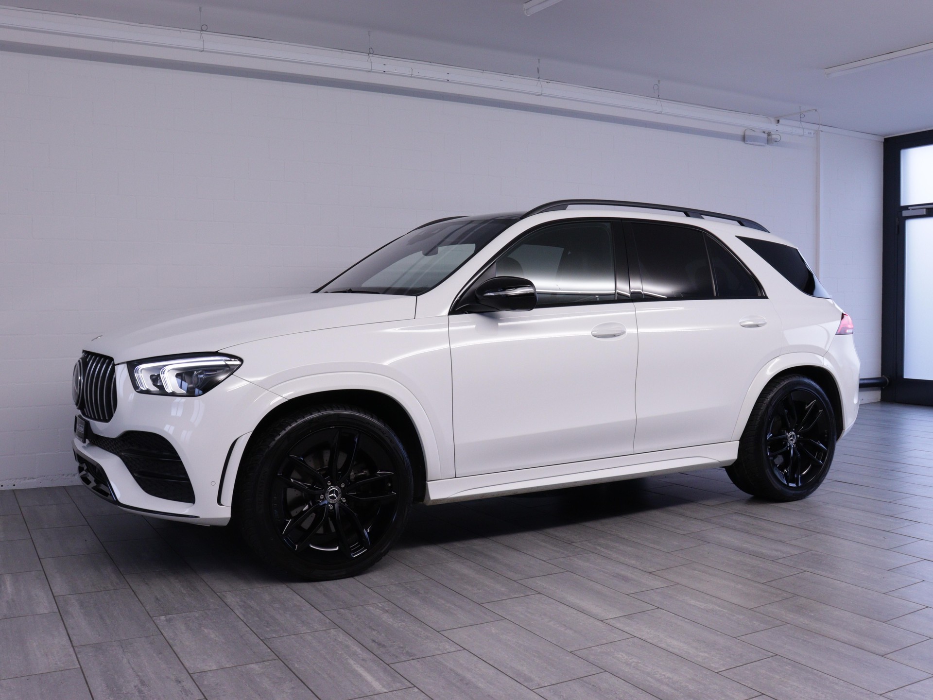 MERCEDES-BENZ GLE 400 d AMG Line 4matic-image-1