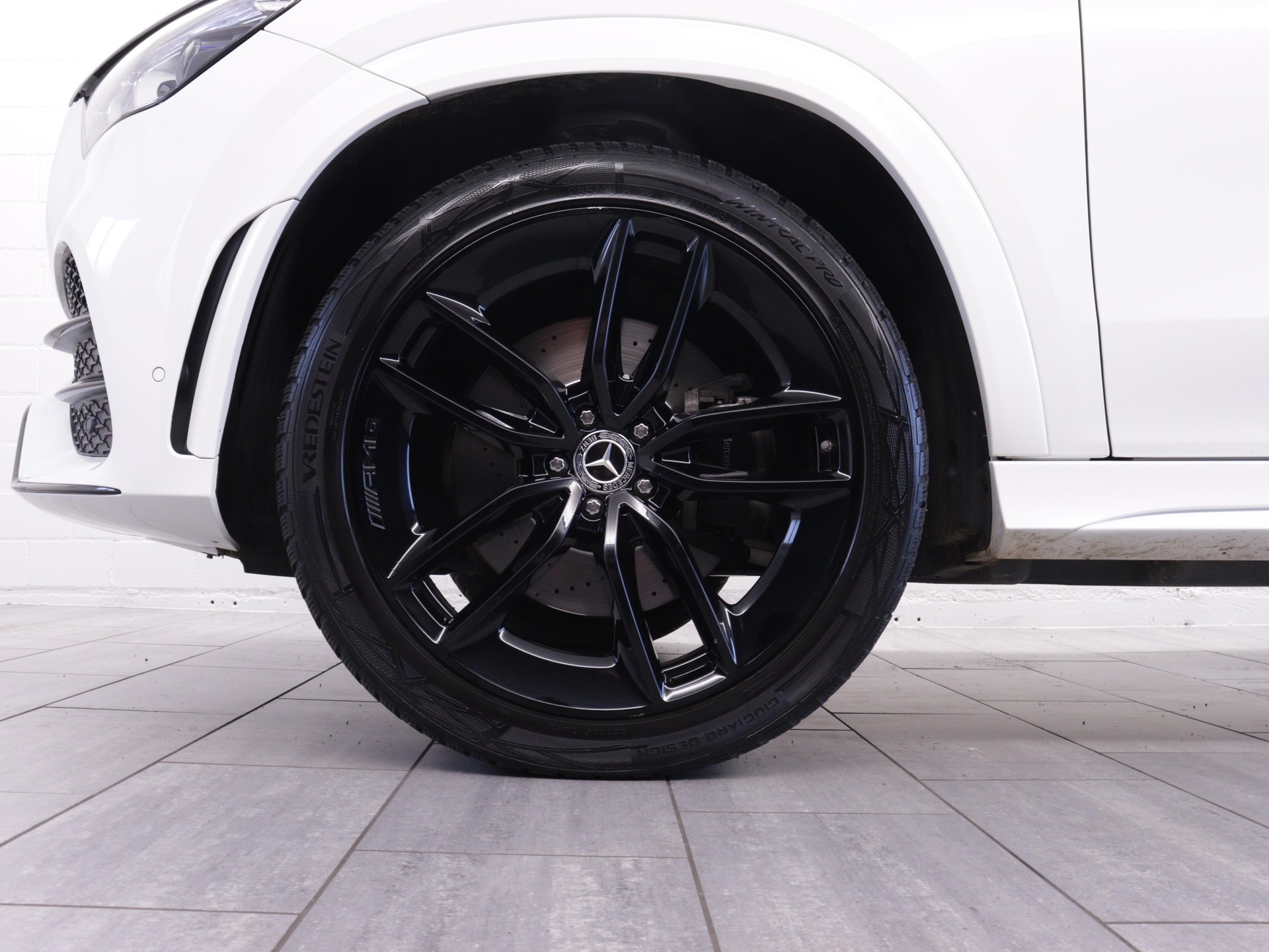 MERCEDES-BENZ GLE 400 d AMG Line 4matic-image-14