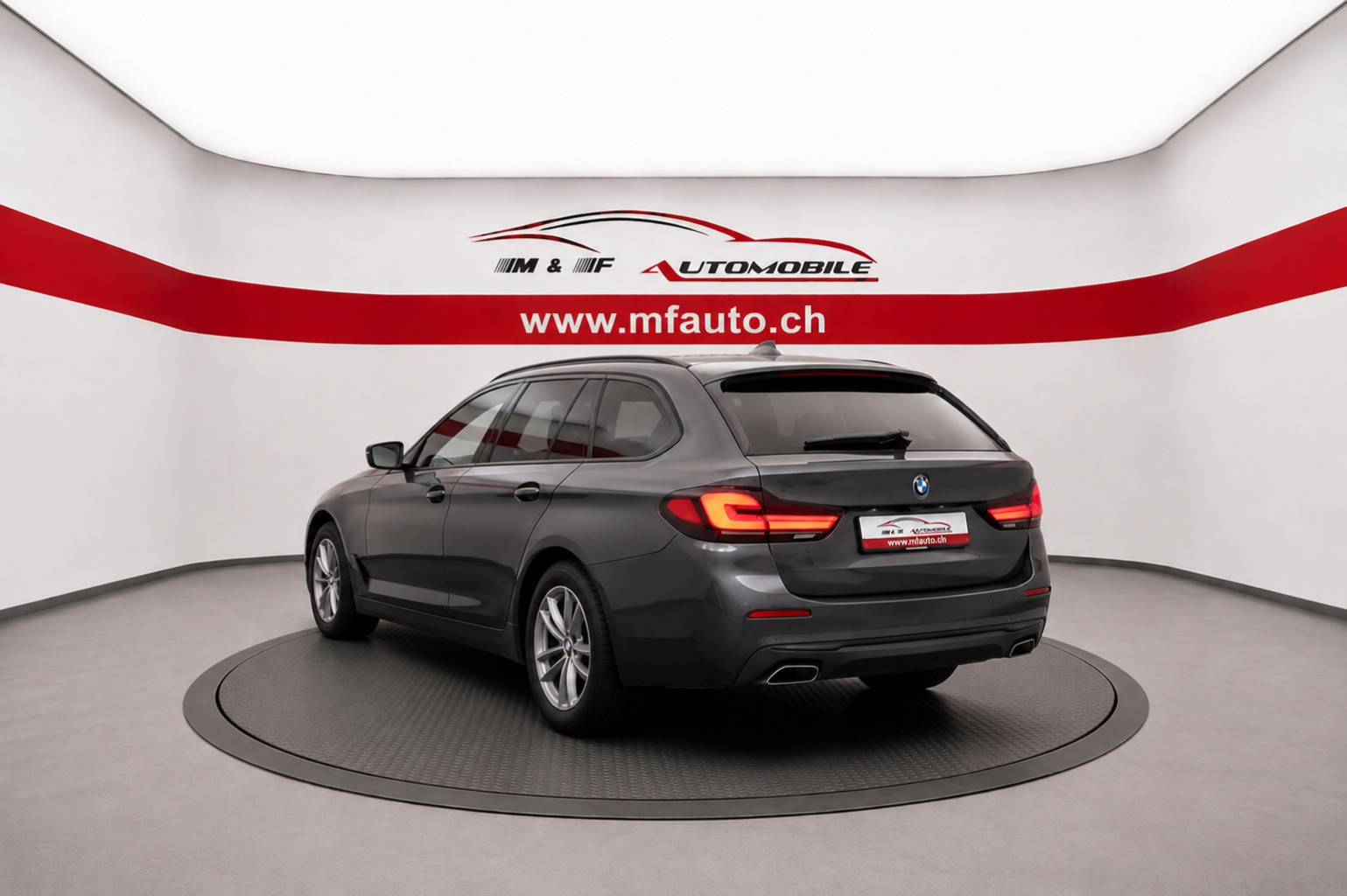 BMW 520d xDrive Touring-image-3