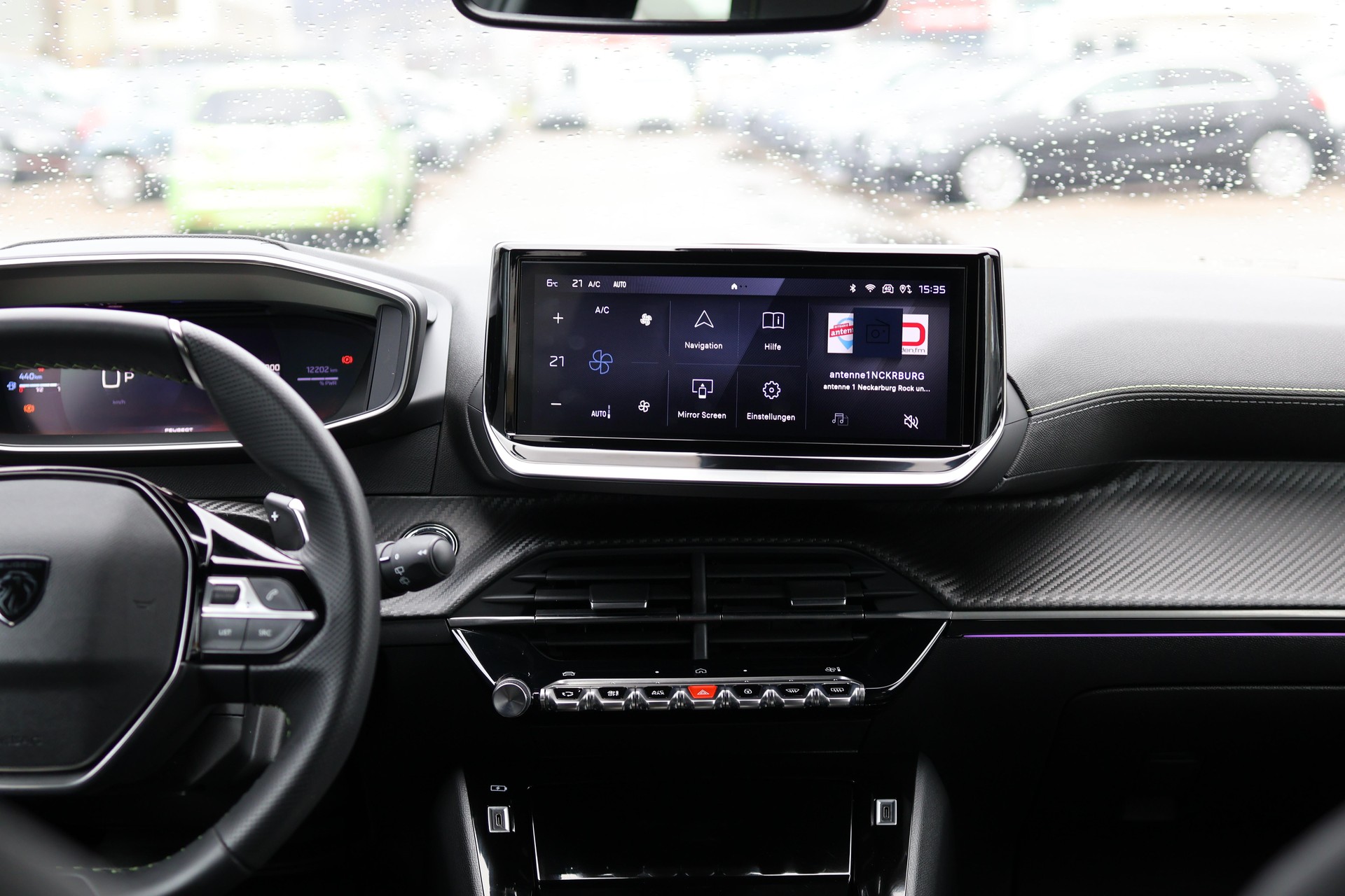 PEUGEOT 208 1.2 Hybrid 145 GT-image-15