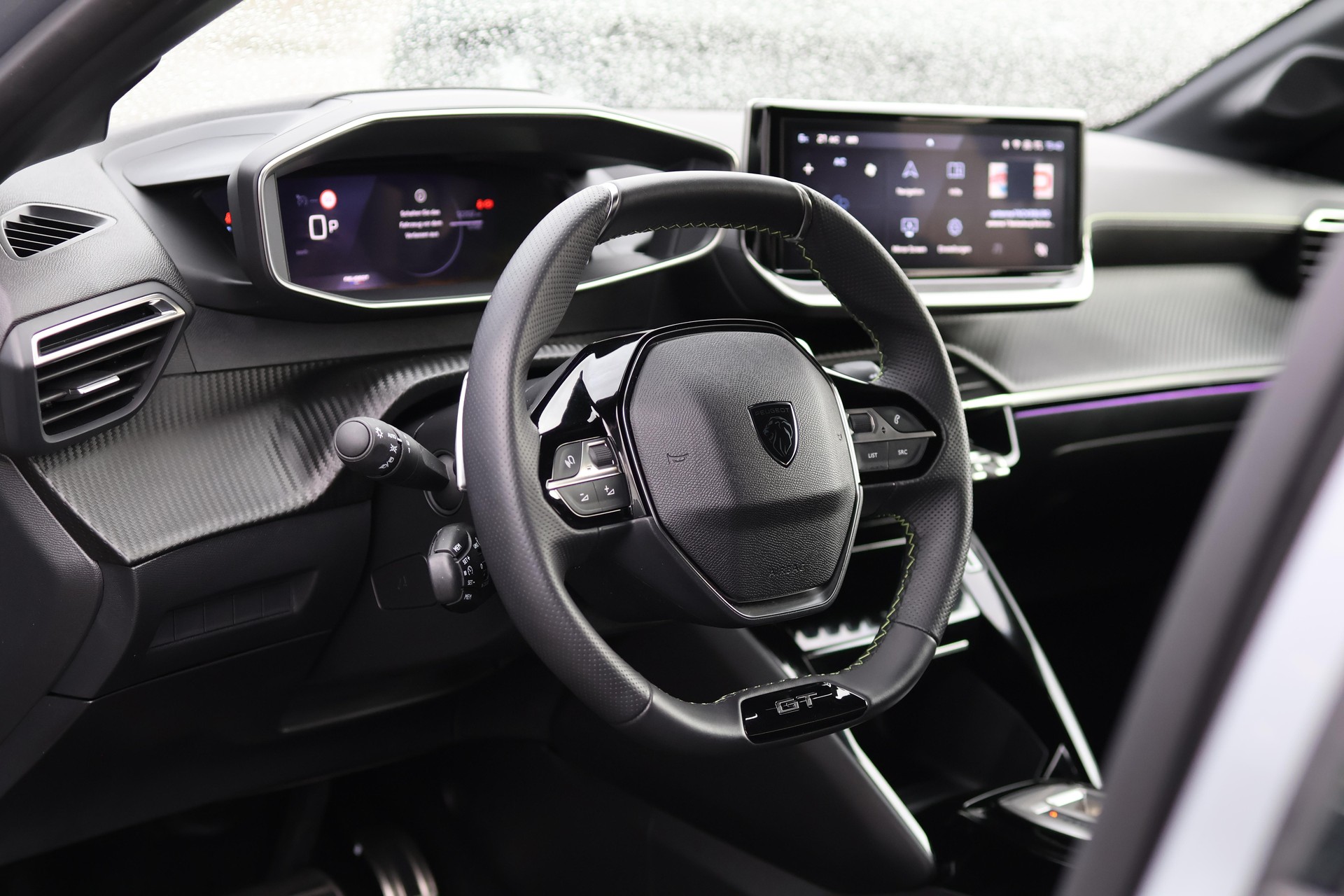 PEUGEOT 208 1.2 Hybrid 145 GT-image-11