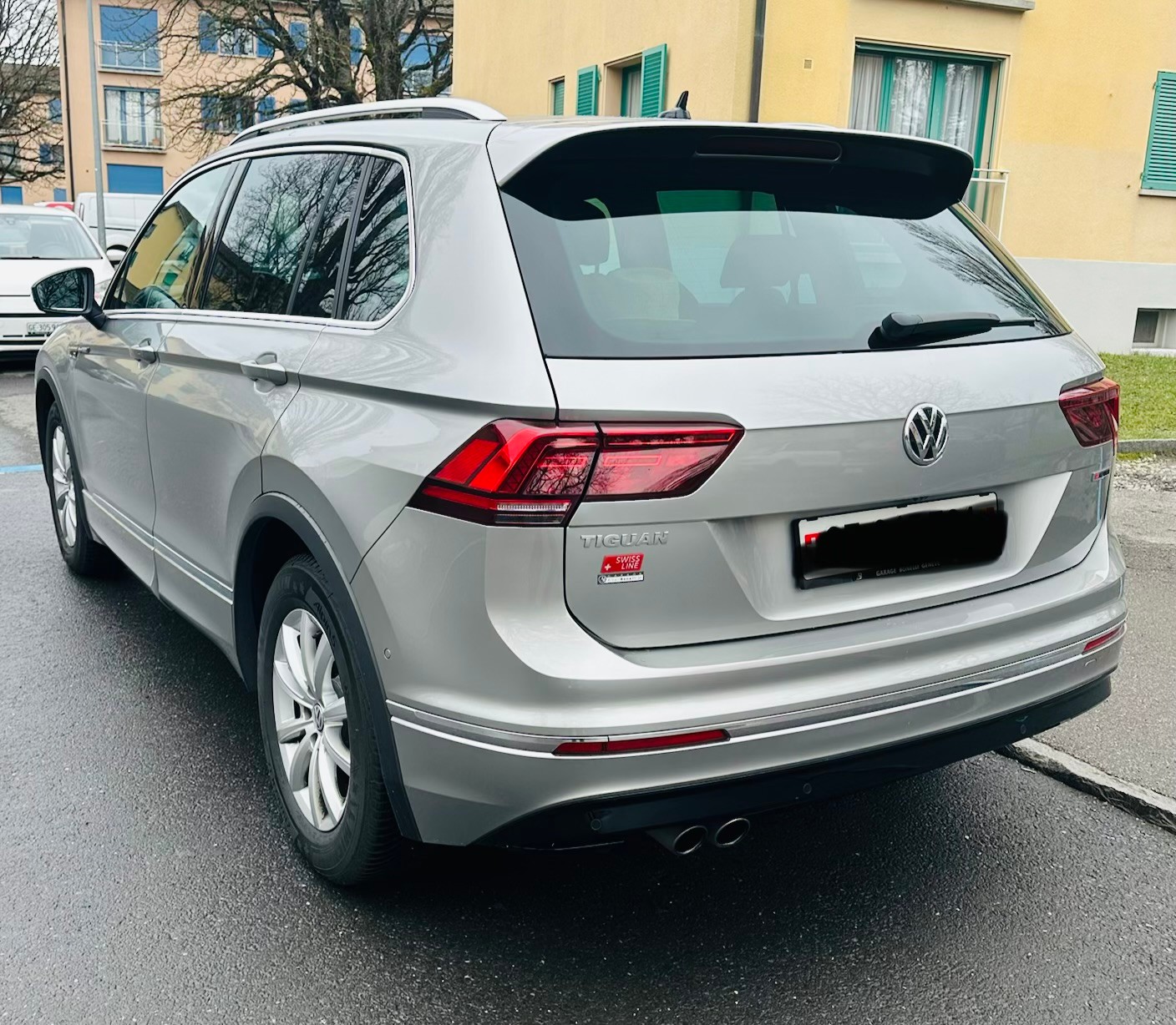 VW Tiguan 2.0 TSI 4MOTION R-Line-image-7