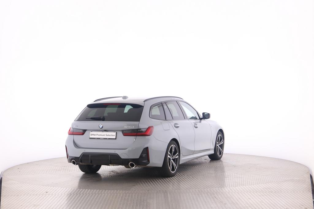 BMW 320d xDrive Touring-image-1