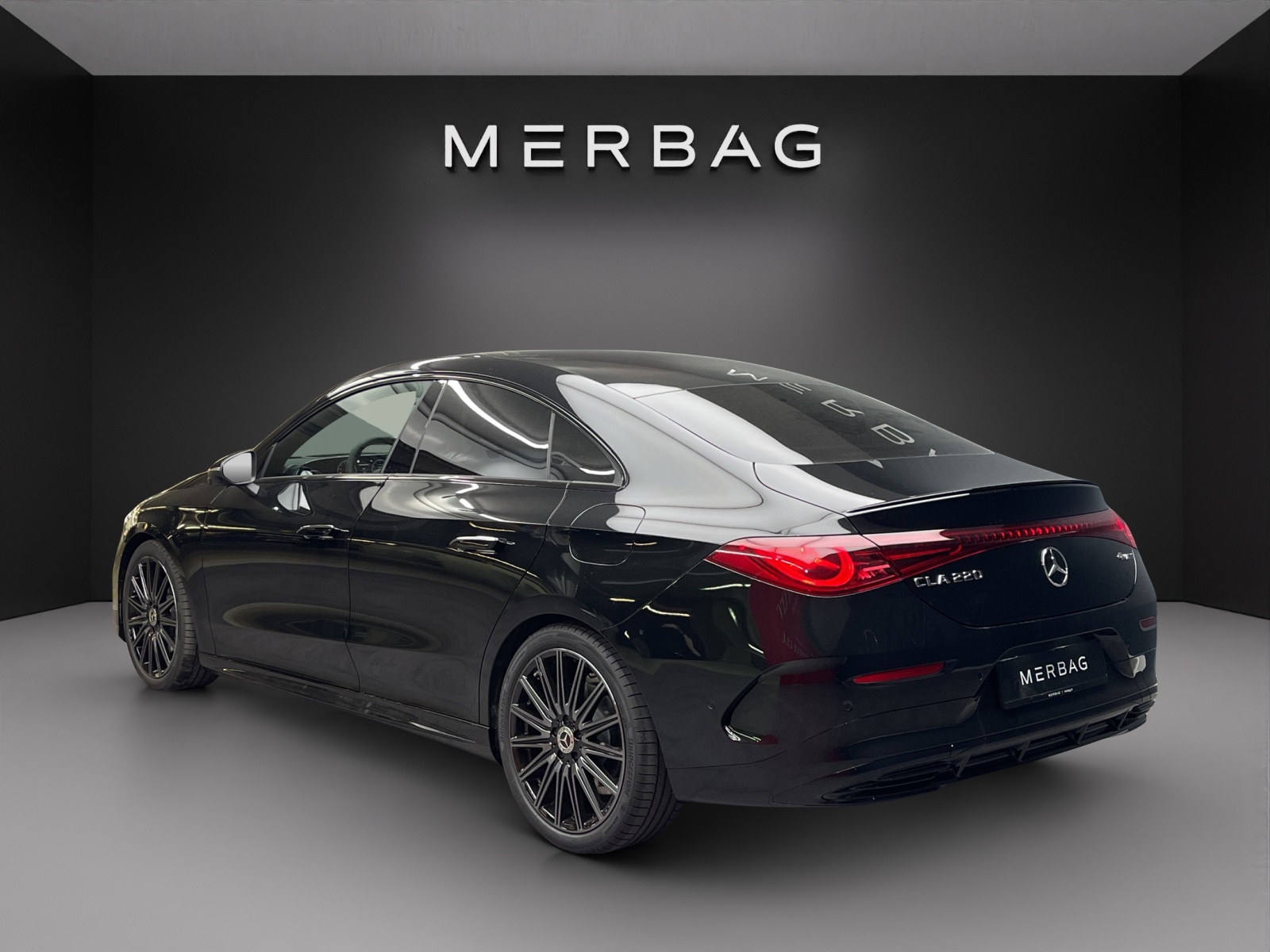 MERCEDES-BENZ CLA 220 8G-DCT 4Matic-image-3