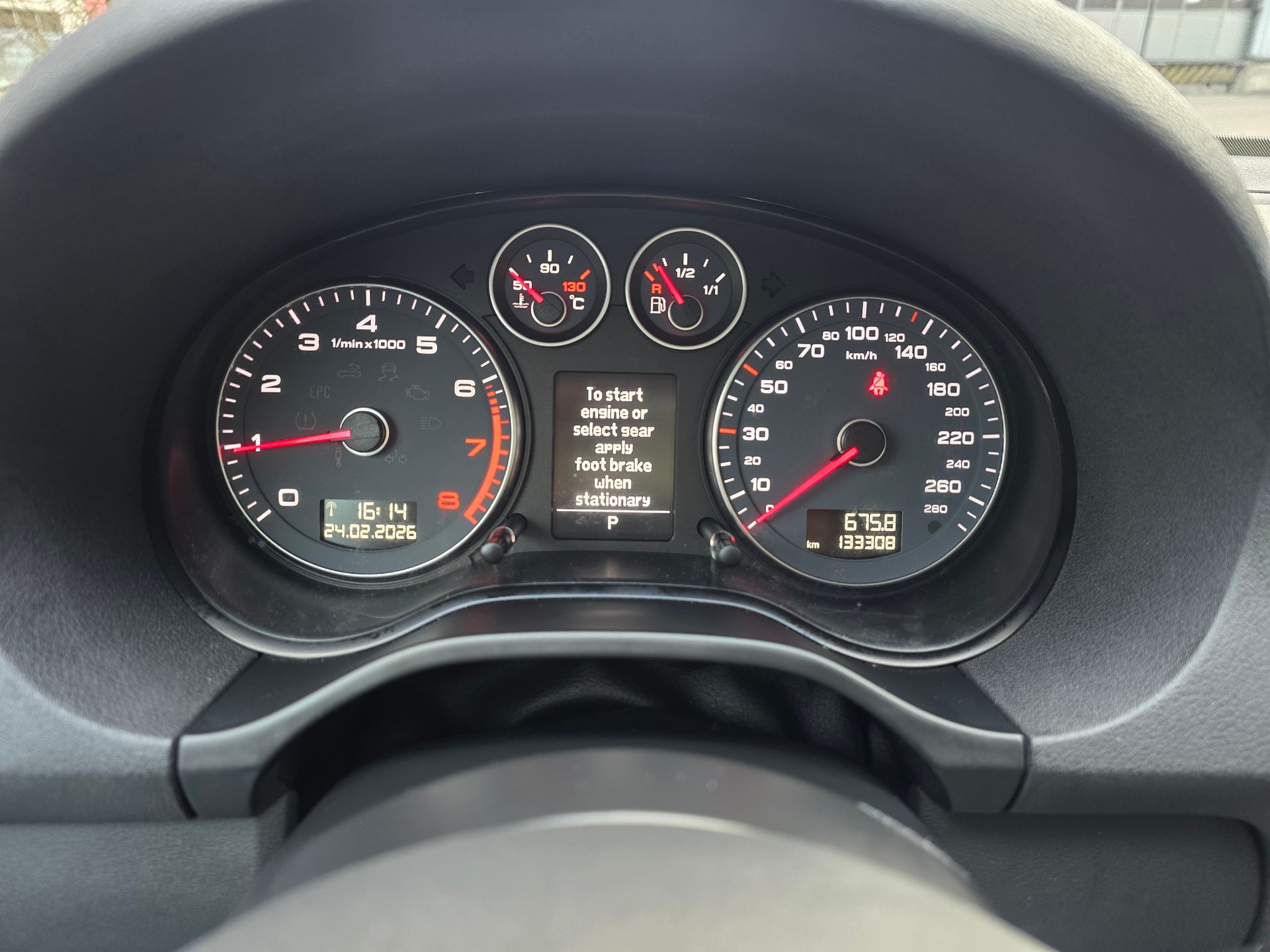 AUDI A3 Sportback 1.8 TFSI Ambiente S-tronic-image-18