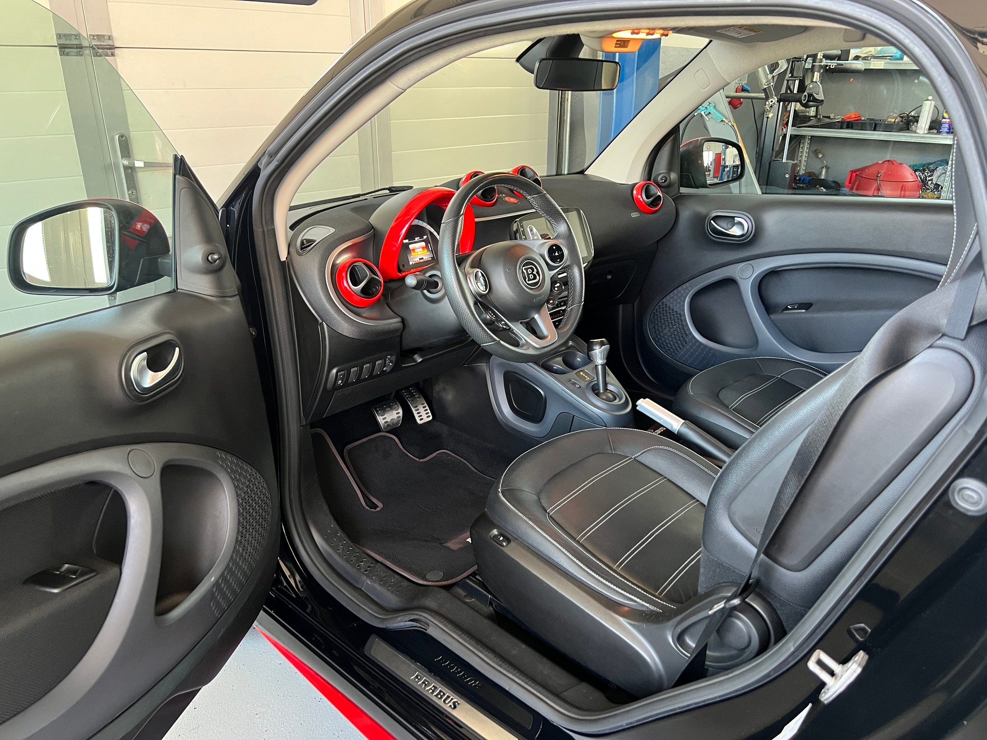 SMART fortwo Brabus Tailormade twinmatic-image-4
