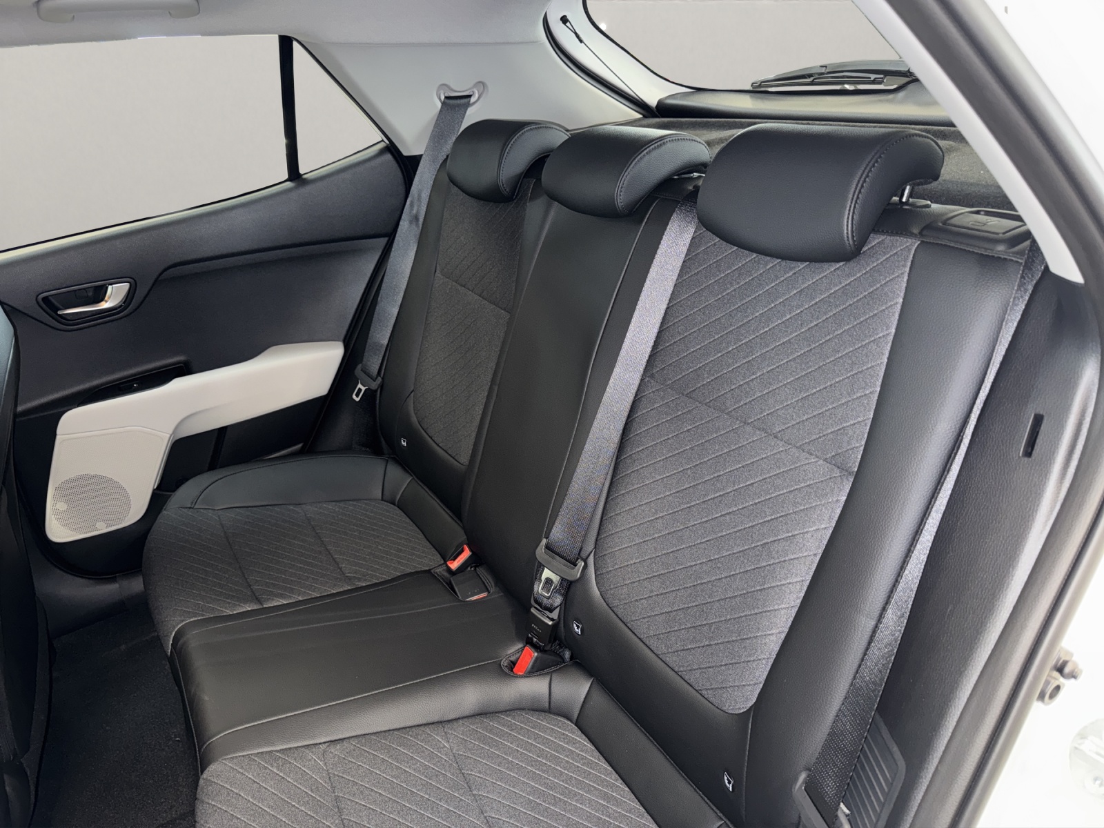 KIA Stonic 1.0 T-GDi MHEV GT-Line-image-9