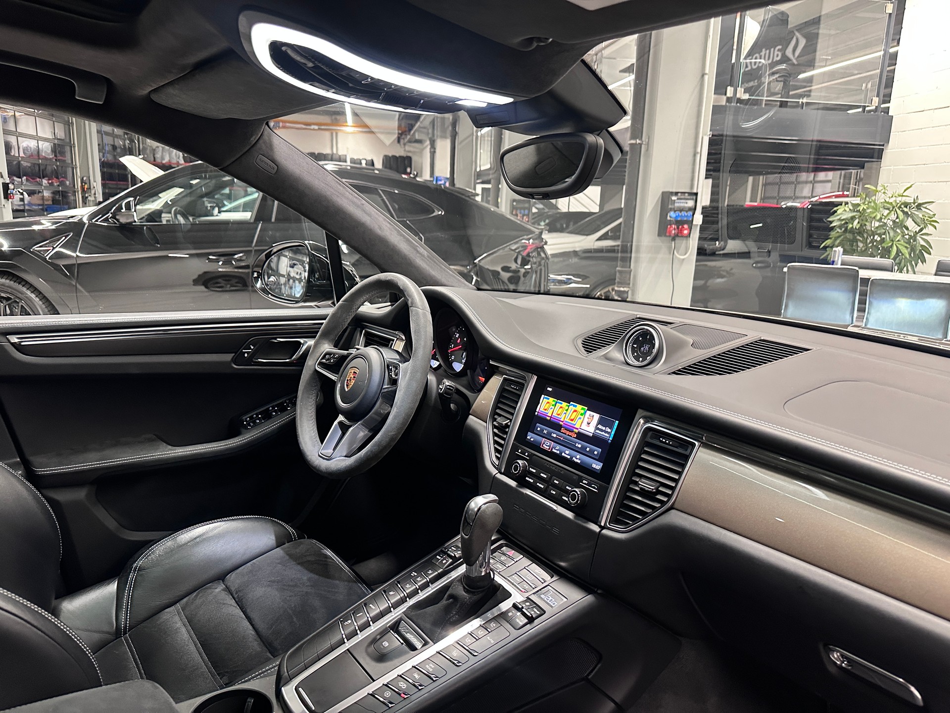 PORSCHE Macan 3.0 V6 GTS (Porsche Approved bis 7.12.2026)-image-14