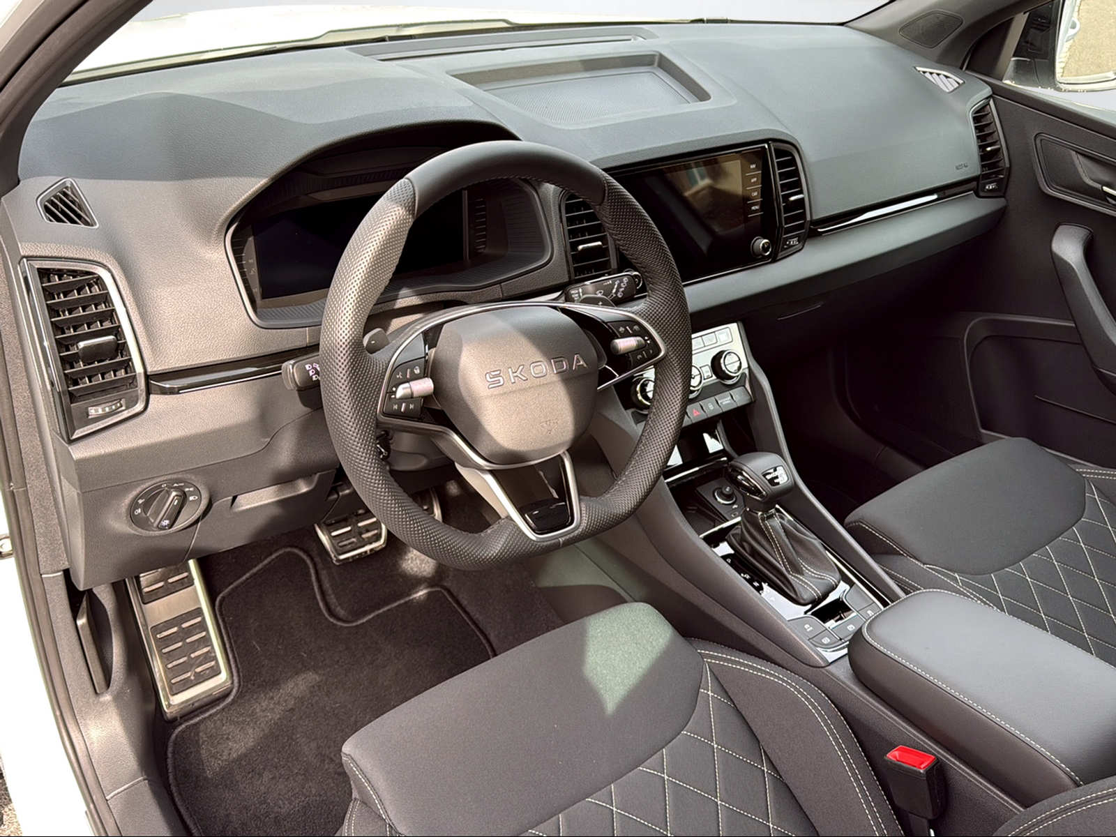 SKODA Karoq 2.0 TSI SportLine 4x4 DSG-image-5