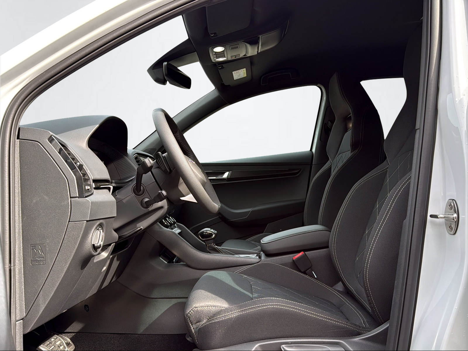 SKODA Karoq 2.0 TSI SportLine 4x4 DSG-image-4