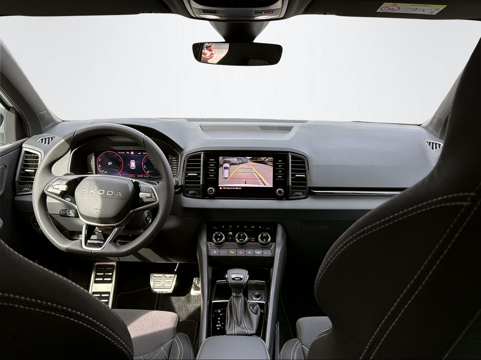 SKODA Karoq 2.0 TSI SportLine 4x4 DSG-image-9