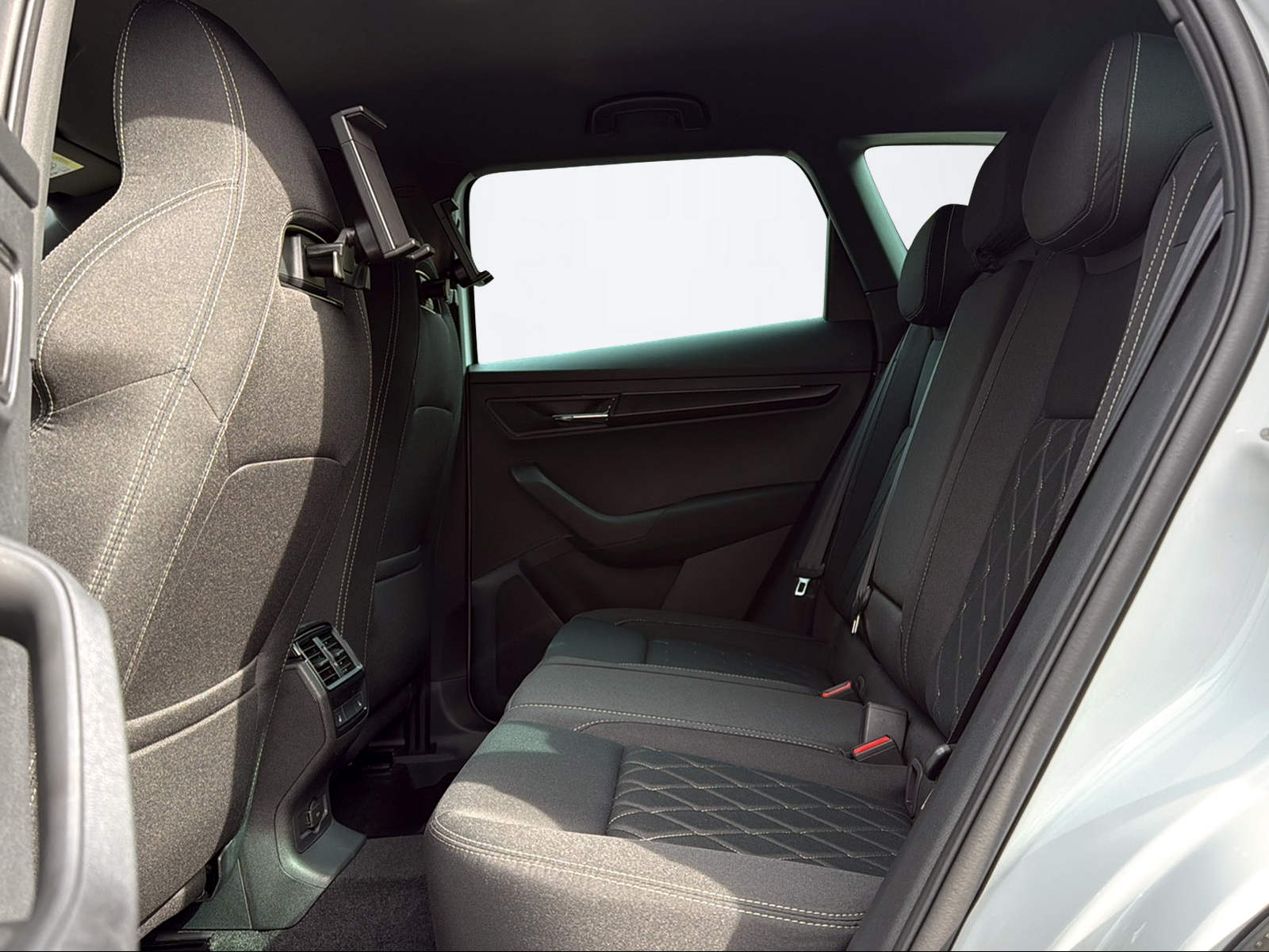SKODA Karoq 2.0 TSI SportLine 4x4 DSG-image-8