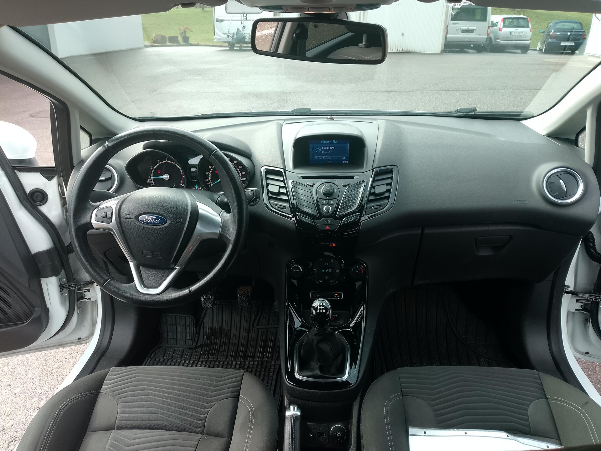FORD Fiesta 1.0 SCTi Titanium-image-3