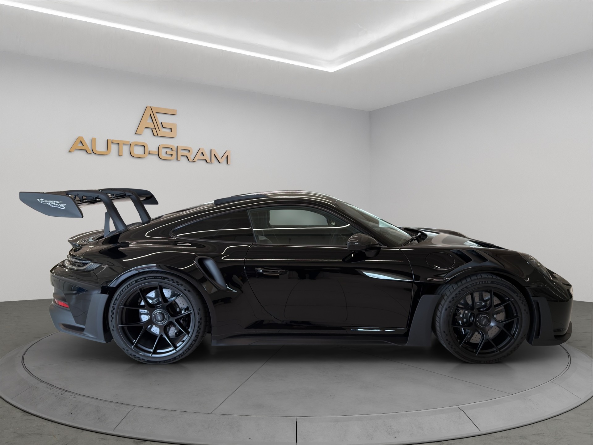 PORSCHE 911 GT3 RS Weissach-Paket-image-5