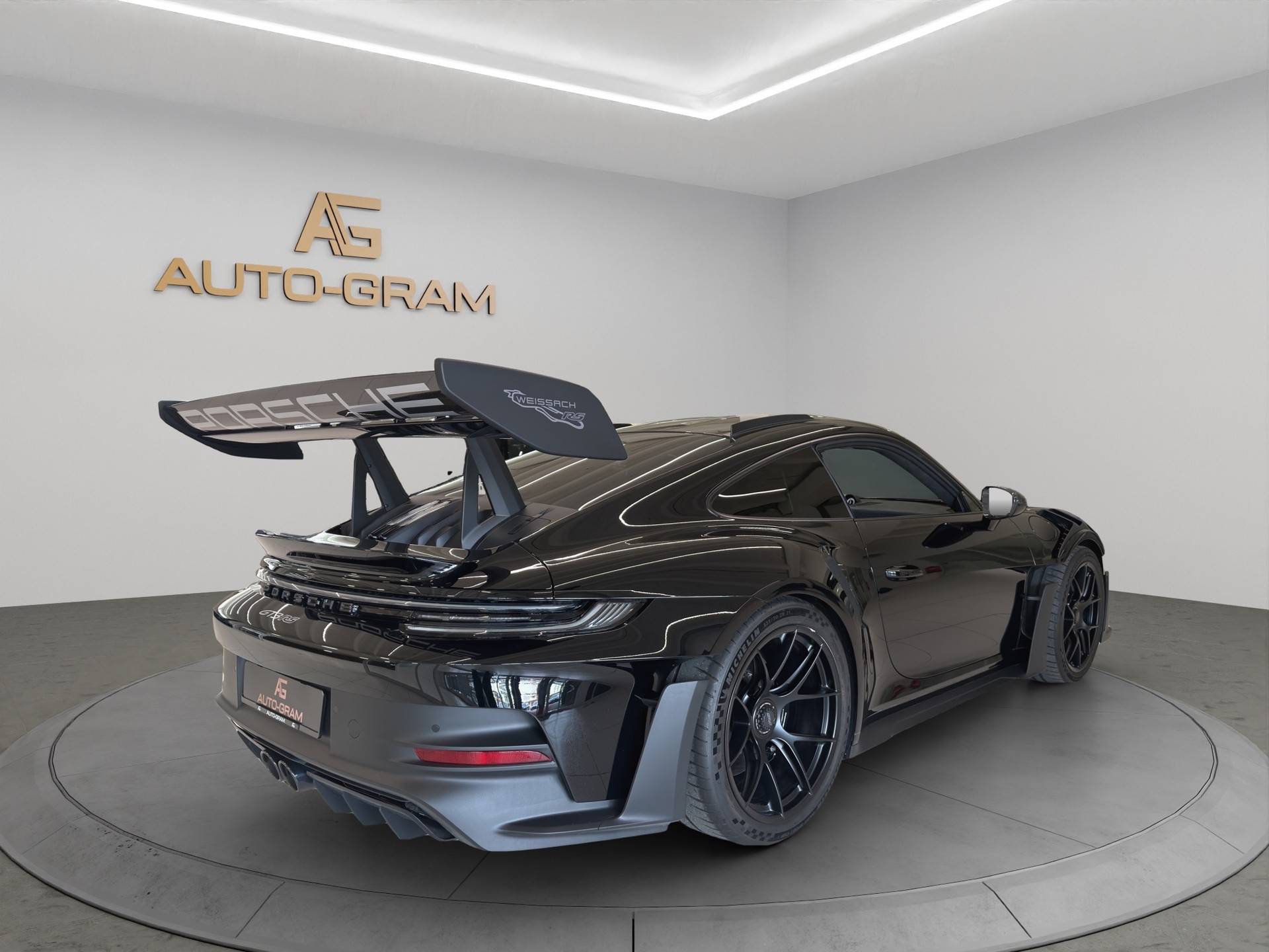 PORSCHE 911 GT3 RS Weissach-Paket-image-4