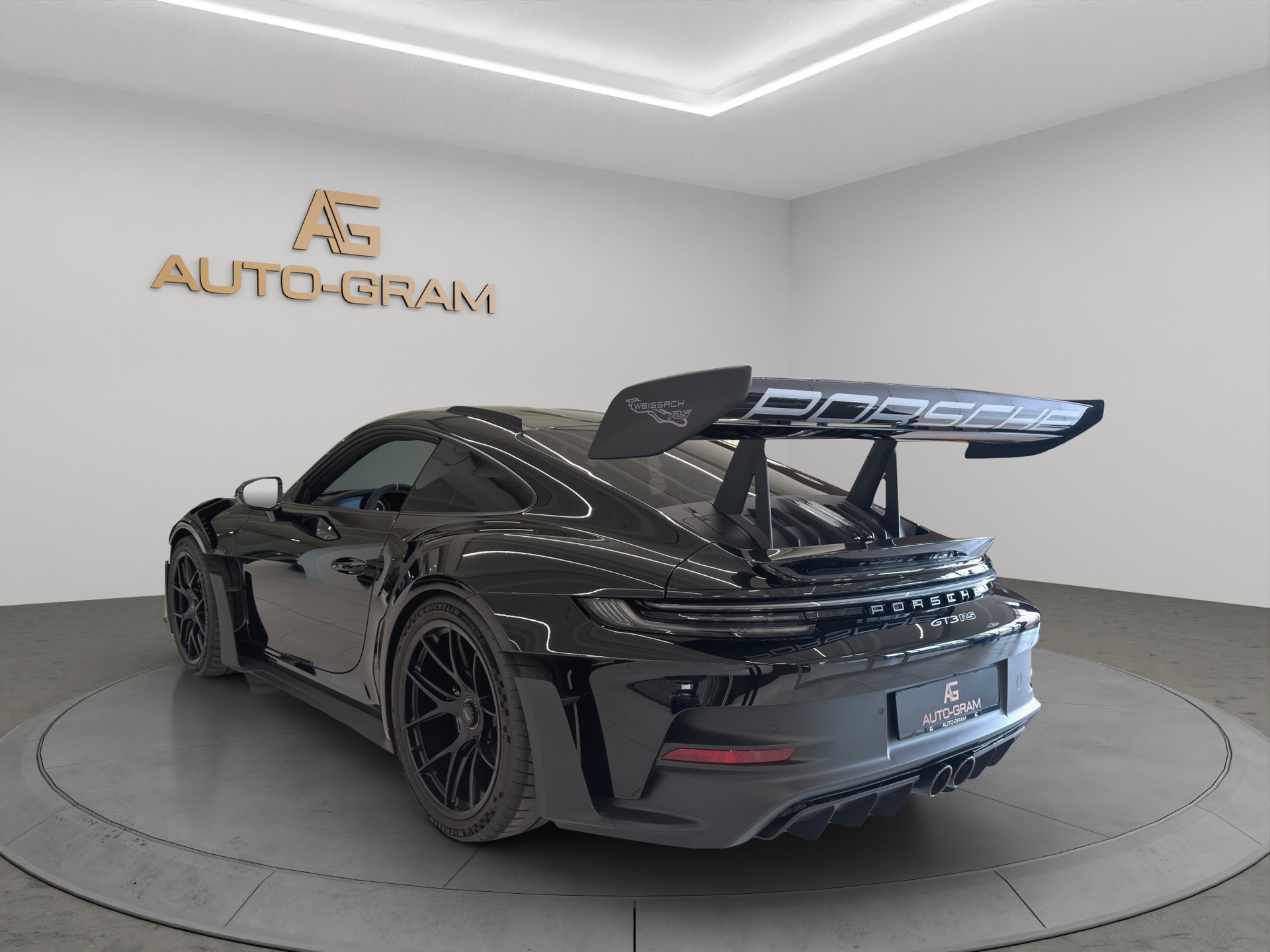 PORSCHE 911 GT3 RS Weissach-Paket-image-2