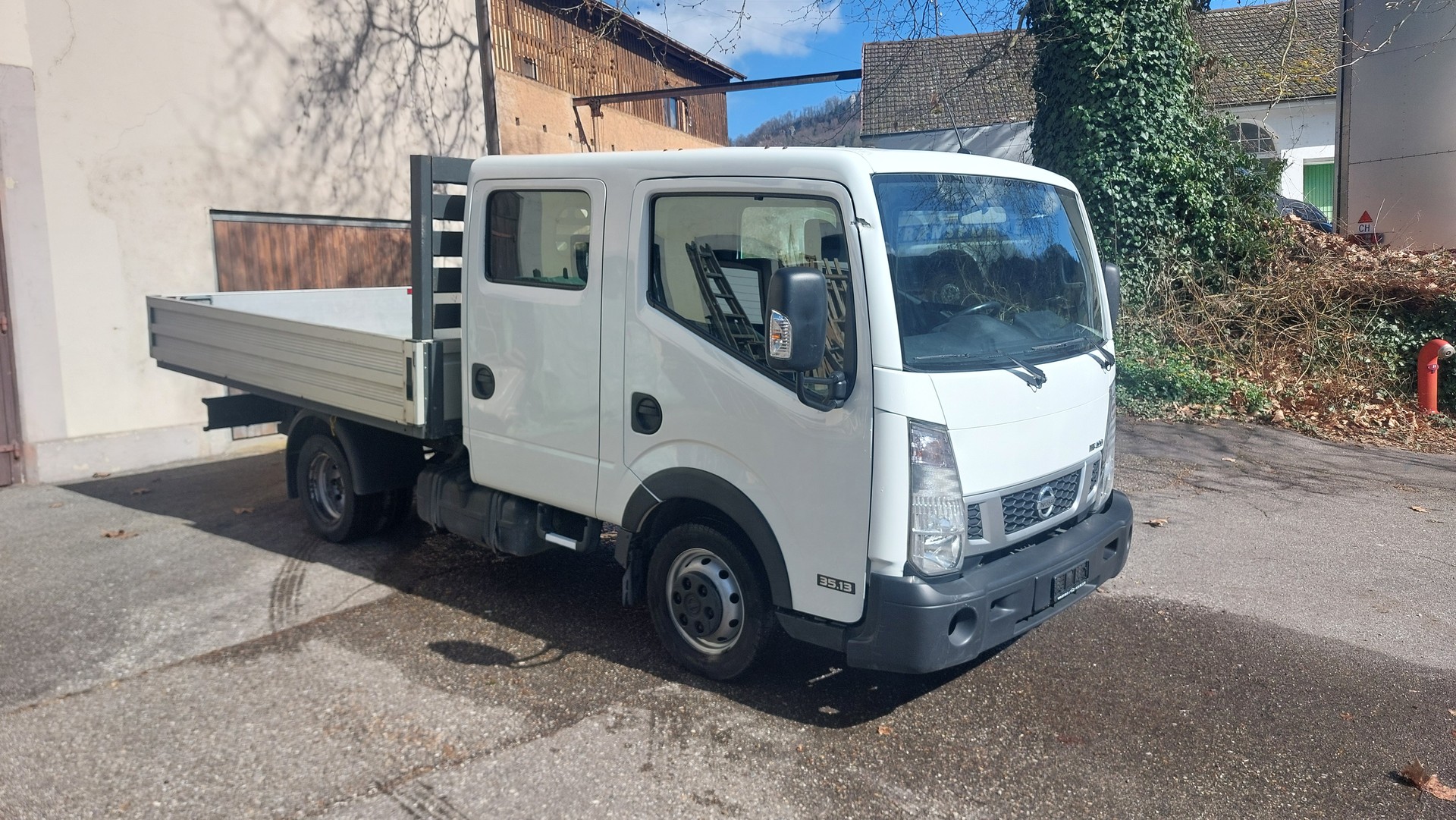 NISSAN NT400-image-2