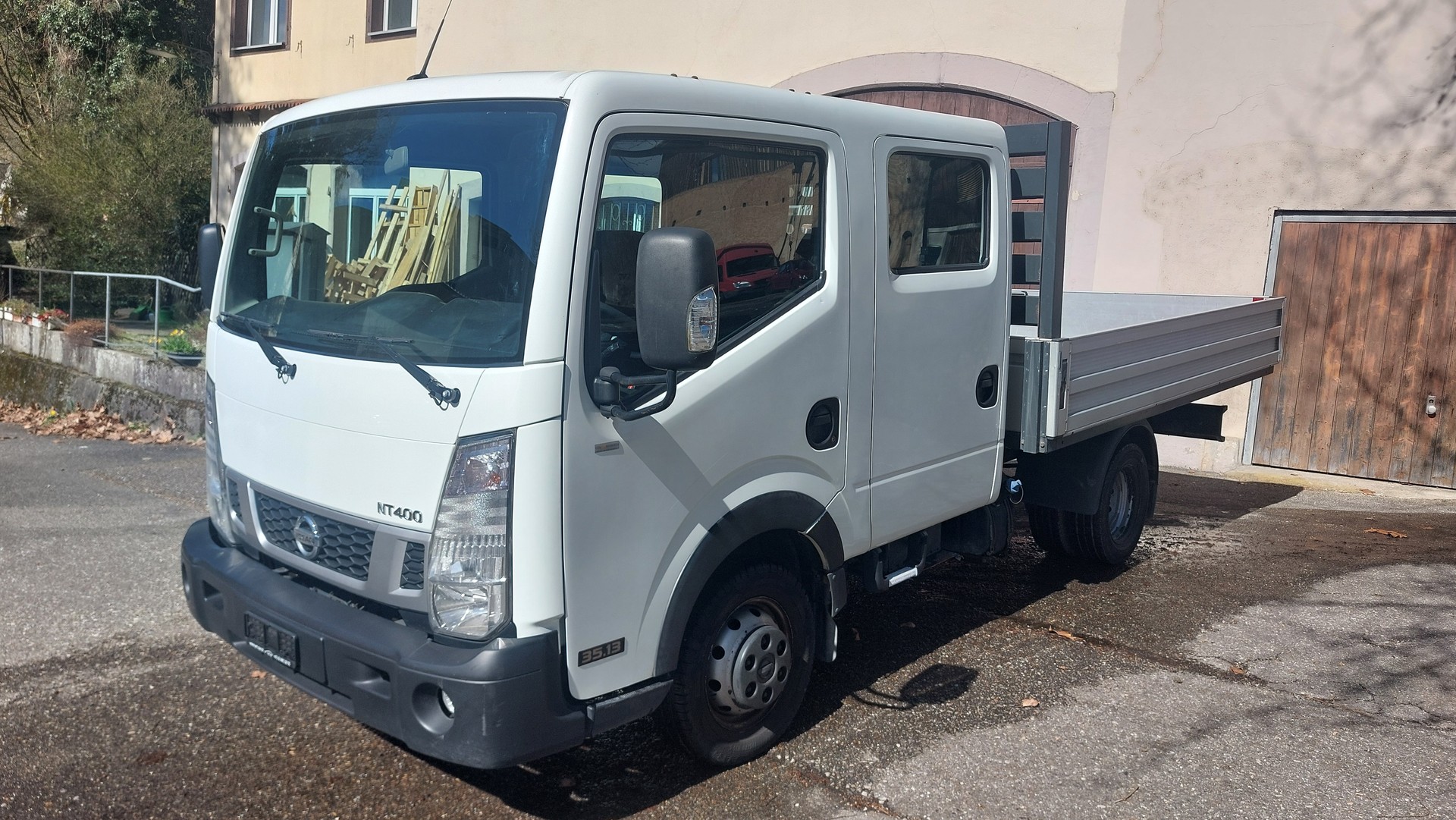 NISSAN NT400-image-0