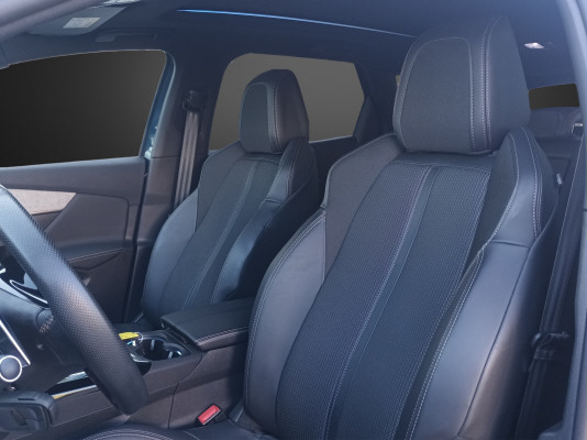 PEUGEOT 3008 300e Hybrid4 GT-image-6