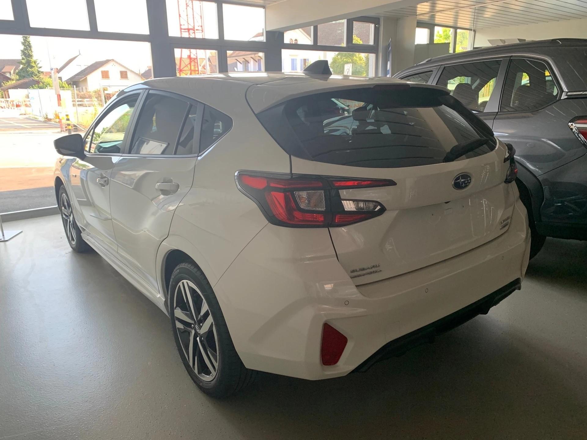 SUBARU Impreza 2.0i e-Boxer Swiss Plus-image-2