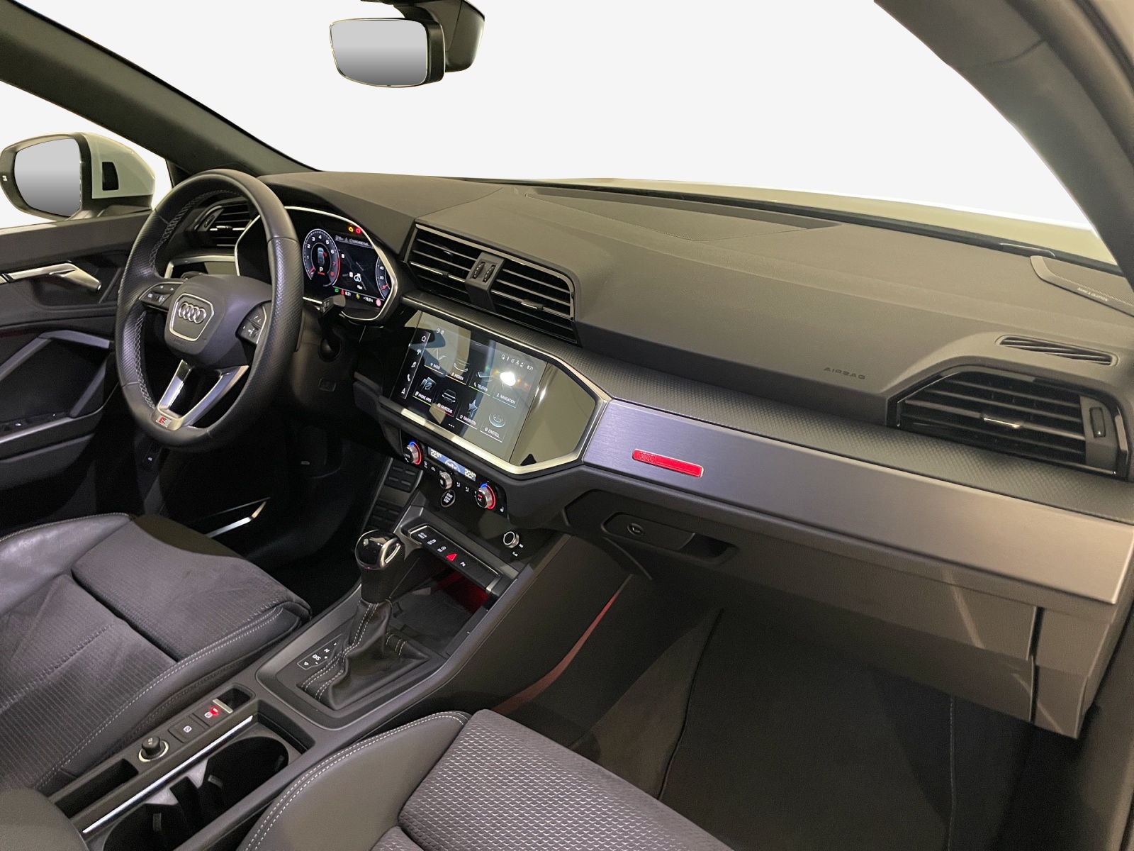 AUDI Q3 Sportback 35 TFSI S line Attraction S-tronic-image-14