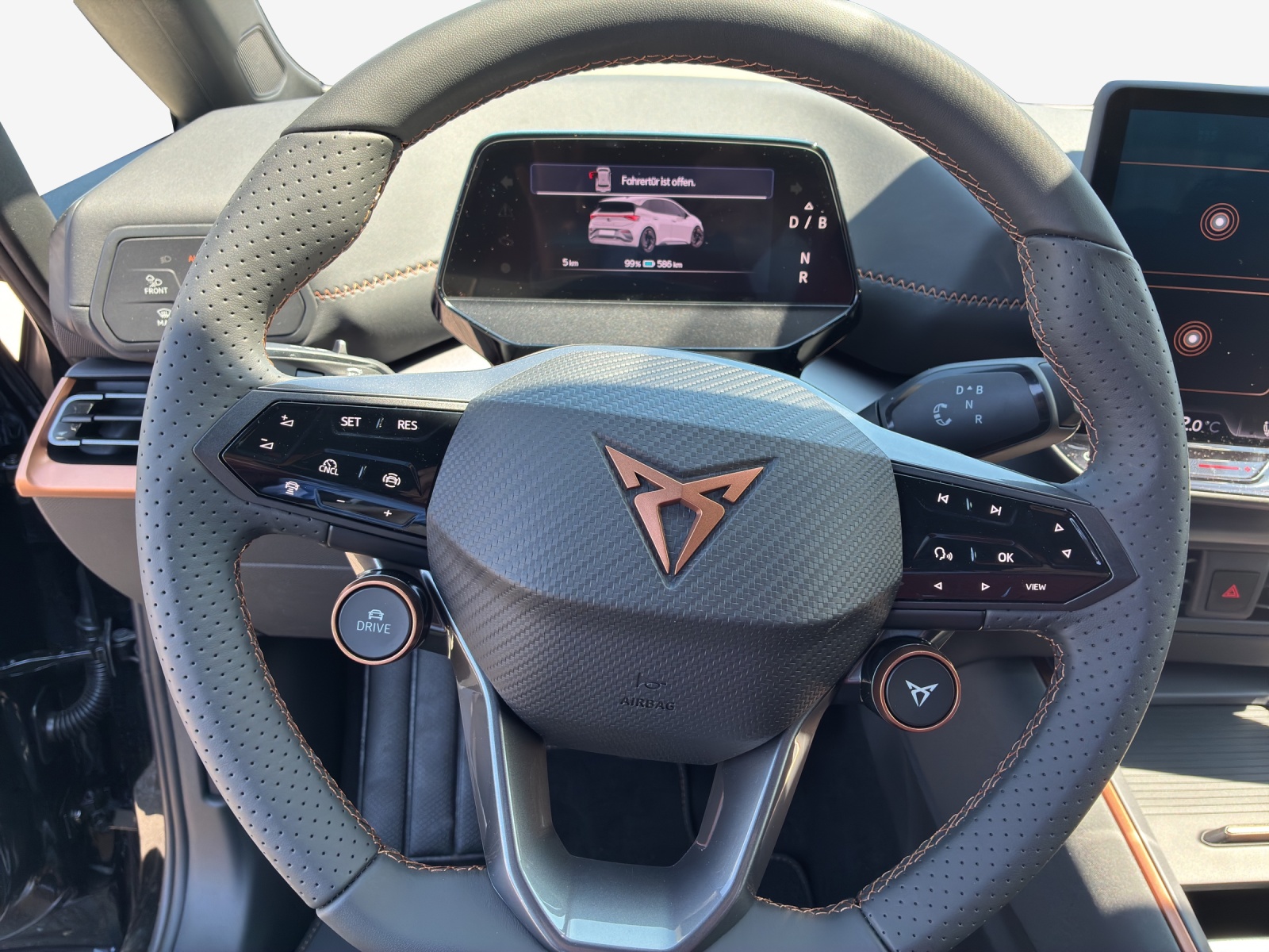 CUPRA Born 79 kWh e-Boost Adrenaline-image-9
