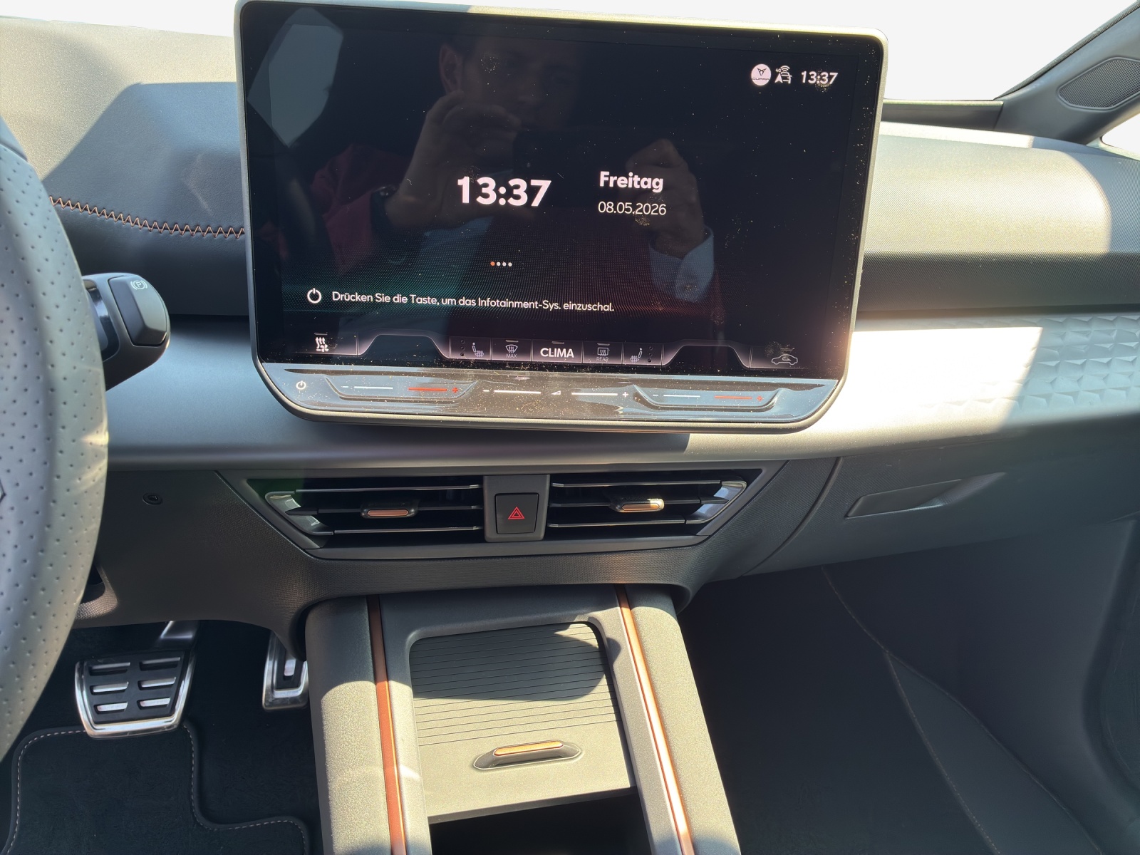 CUPRA Born 79 kWh e-Boost Adrenaline-image-10