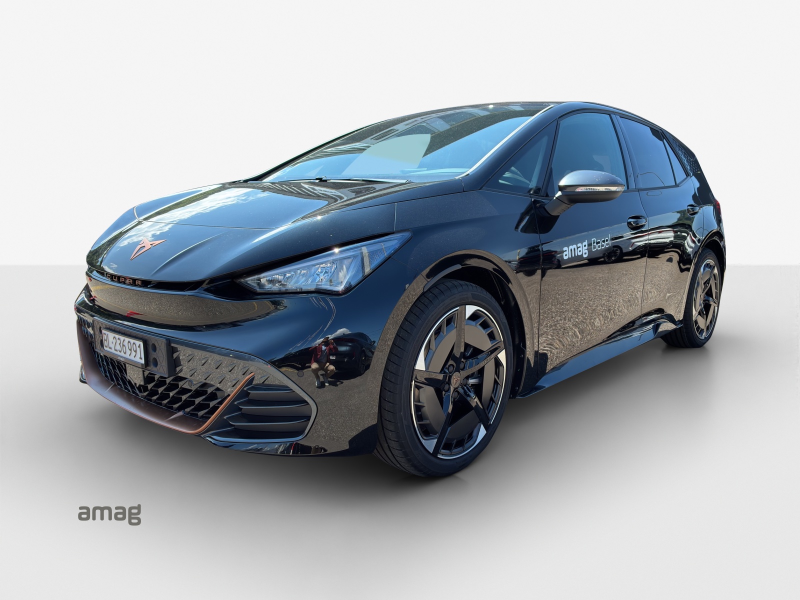 CUPRA Born 79 kWh e-Boost Adrenaline-image-0