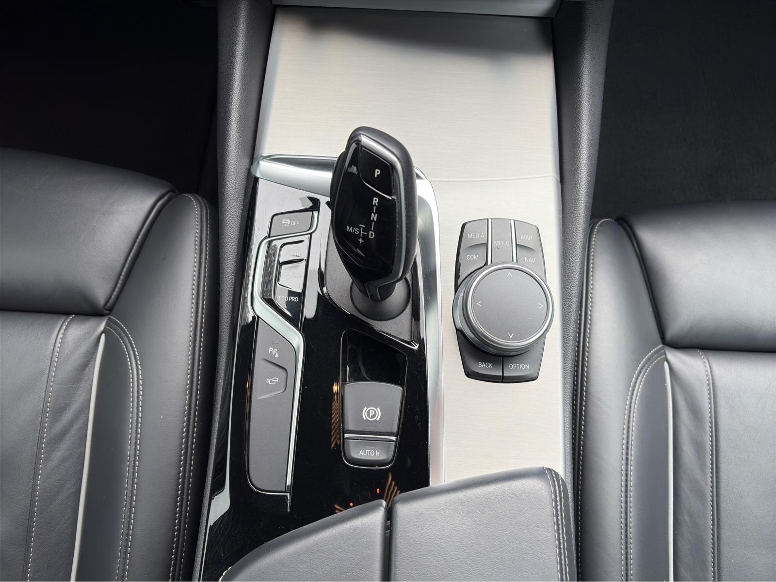 BMW 530d xDrive SAG Touring-image-14