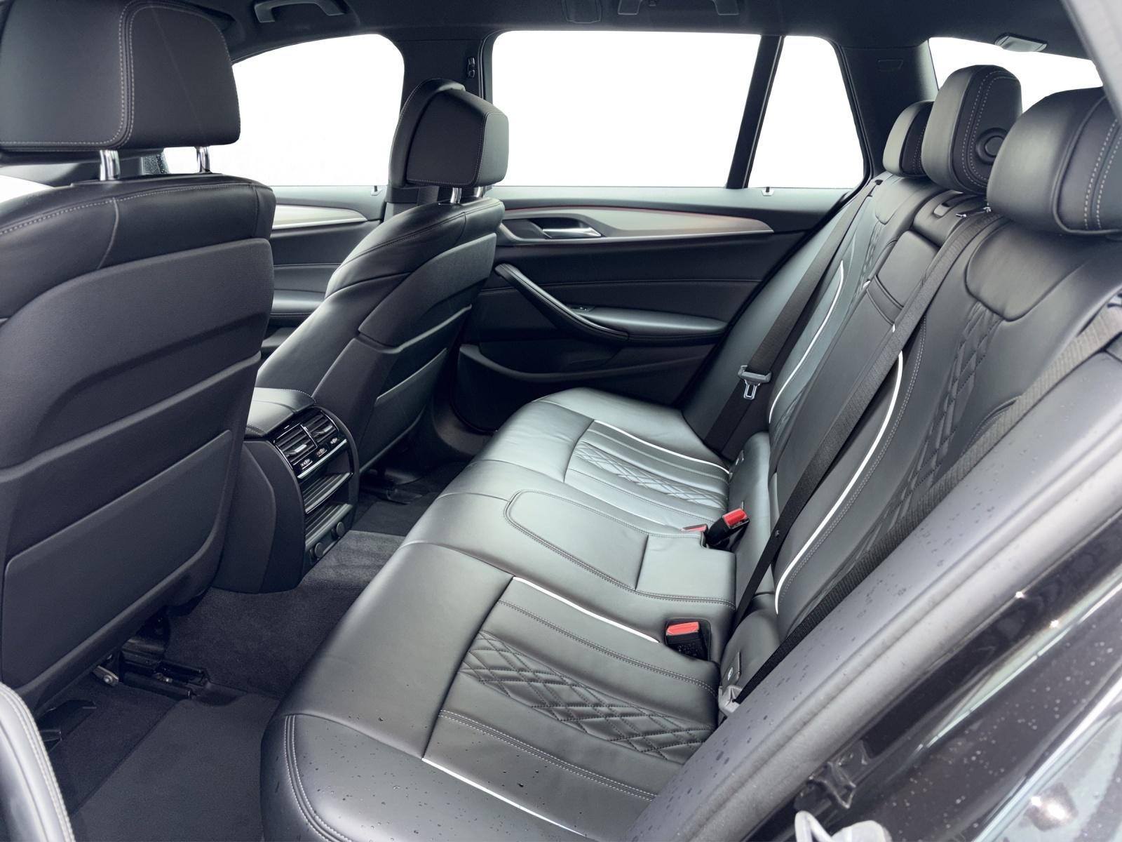 BMW 530d xDrive SAG Touring-image-13