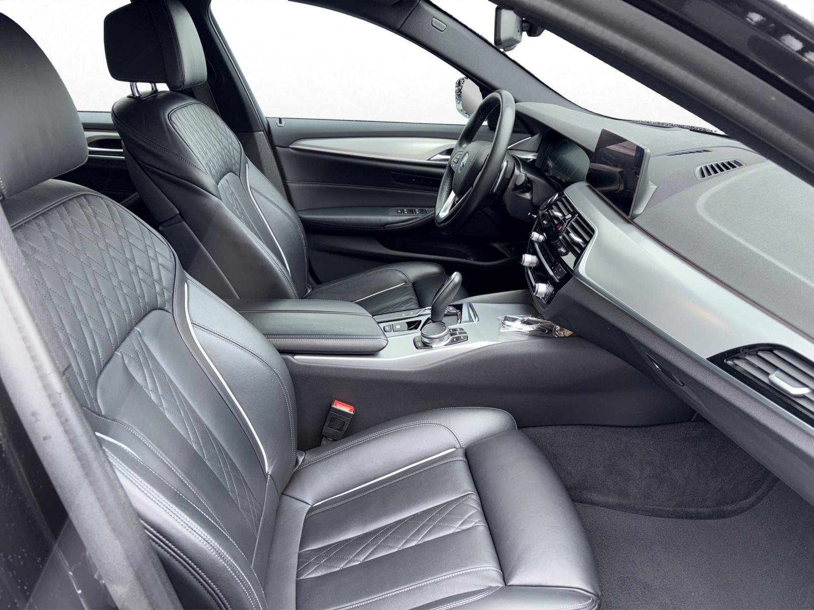 BMW 530d xDrive SAG Touring-image-15