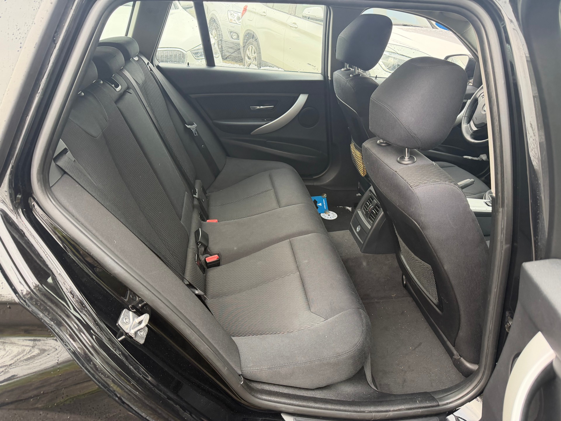 BMW 318d Touring Modern Line-image-7