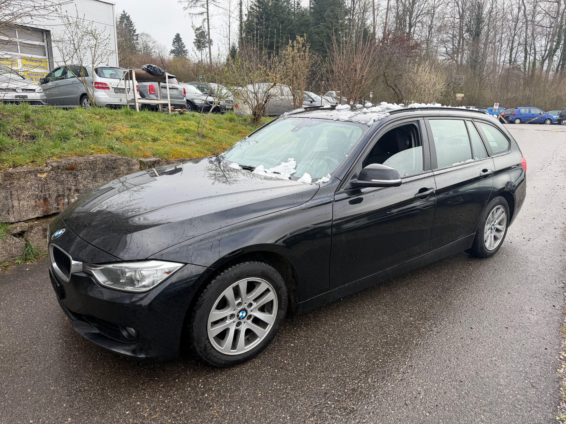 BMW 318d Touring Modern Line-image-1