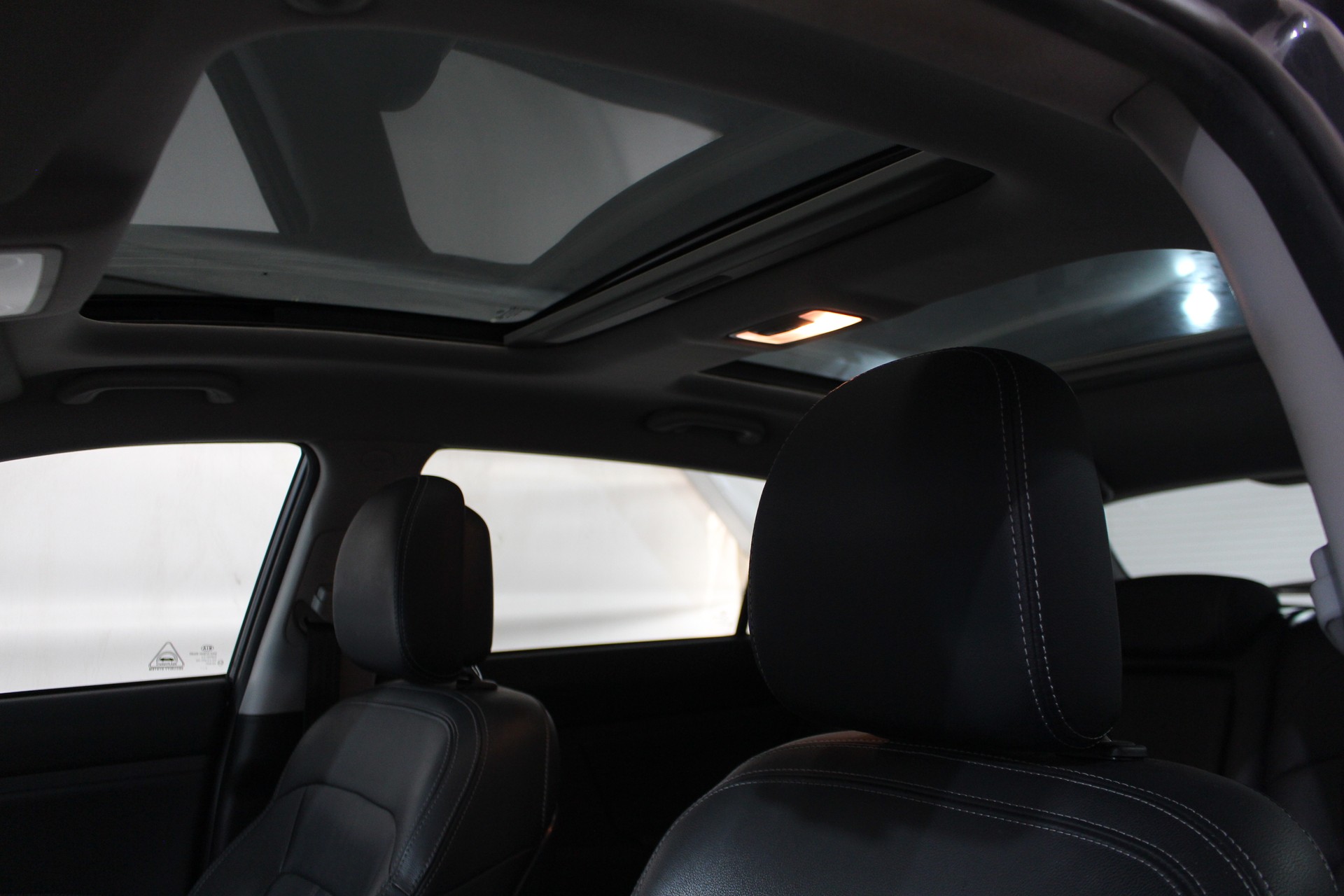 KIA Sportage 2.0 CRDi Trend-image-13