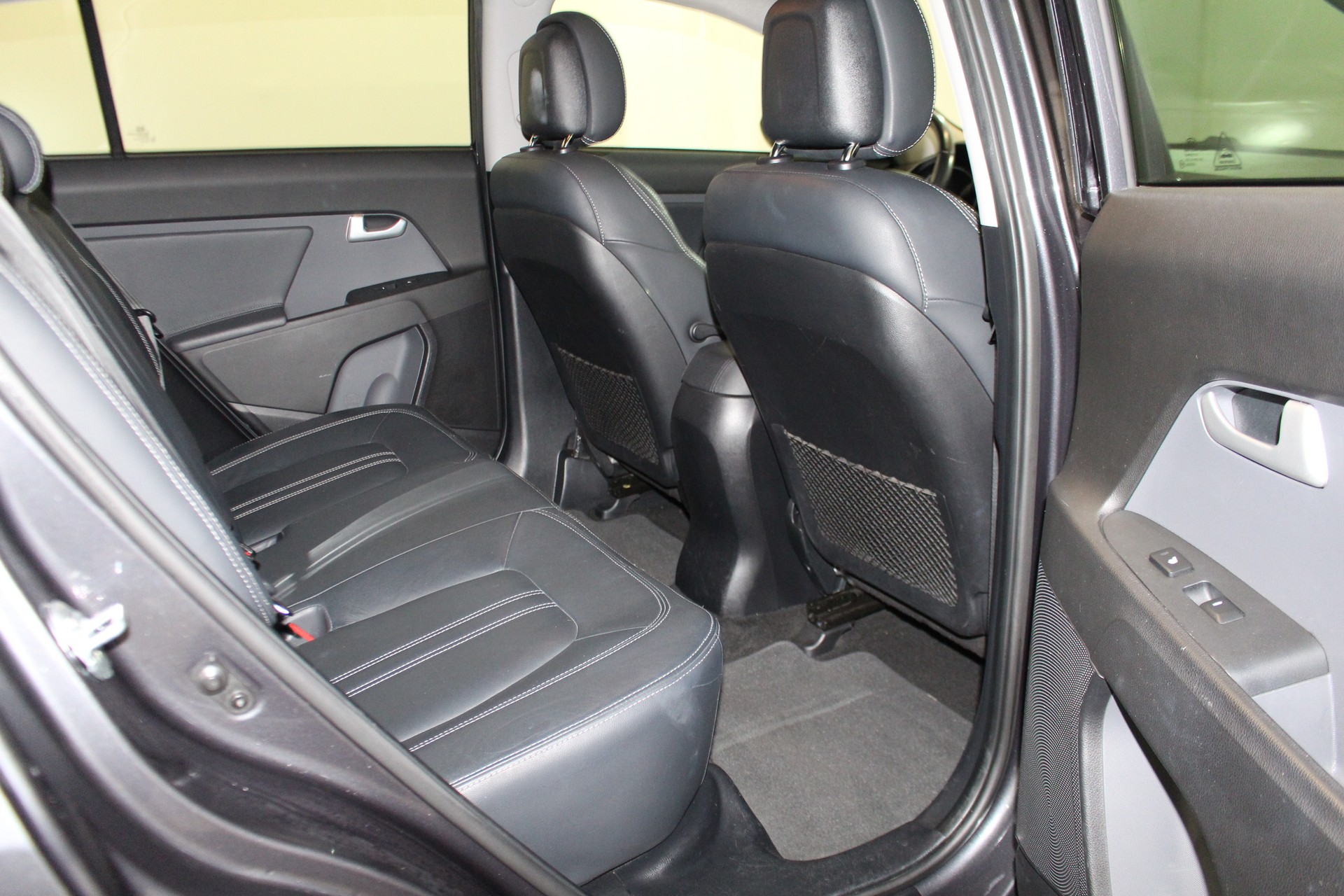 KIA Sportage 2.0 CRDi Trend-image-9