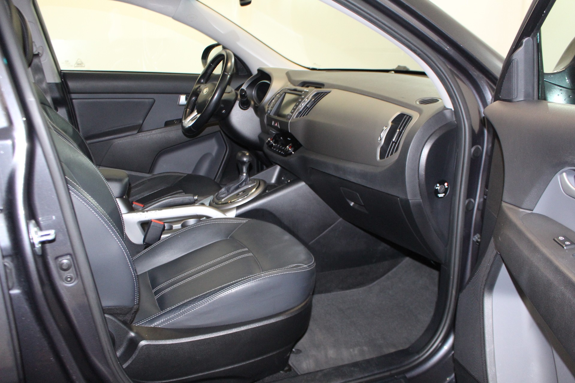 KIA Sportage 2.0 CRDi Trend-image-10
