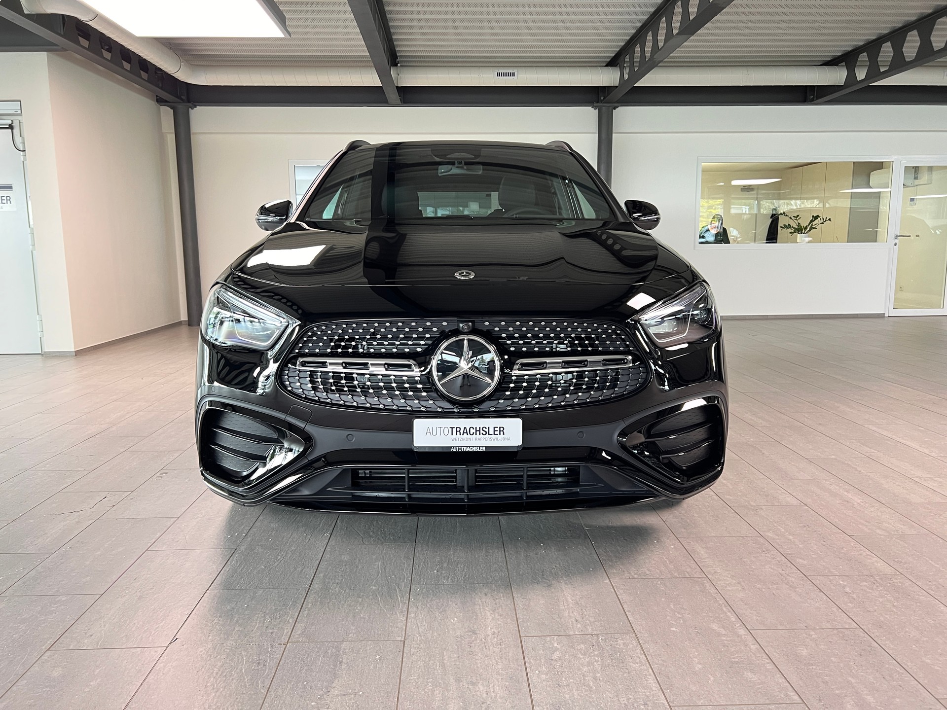 MERCEDES-BENZ GLA 250 4Matic 8G-DCT Swiss Star-image-1