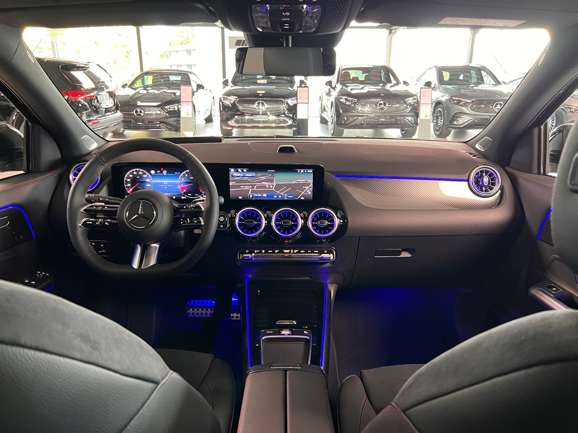 MERCEDES-BENZ GLA 250 4Matic 8G-DCT Swiss Star-image-12