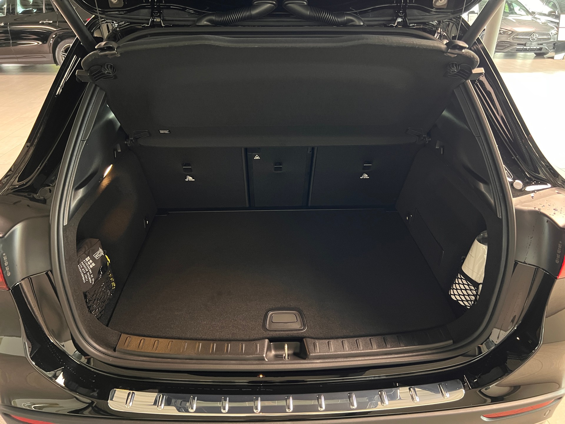 MERCEDES-BENZ GLA 250 4Matic 8G-DCT Swiss Star-image-6