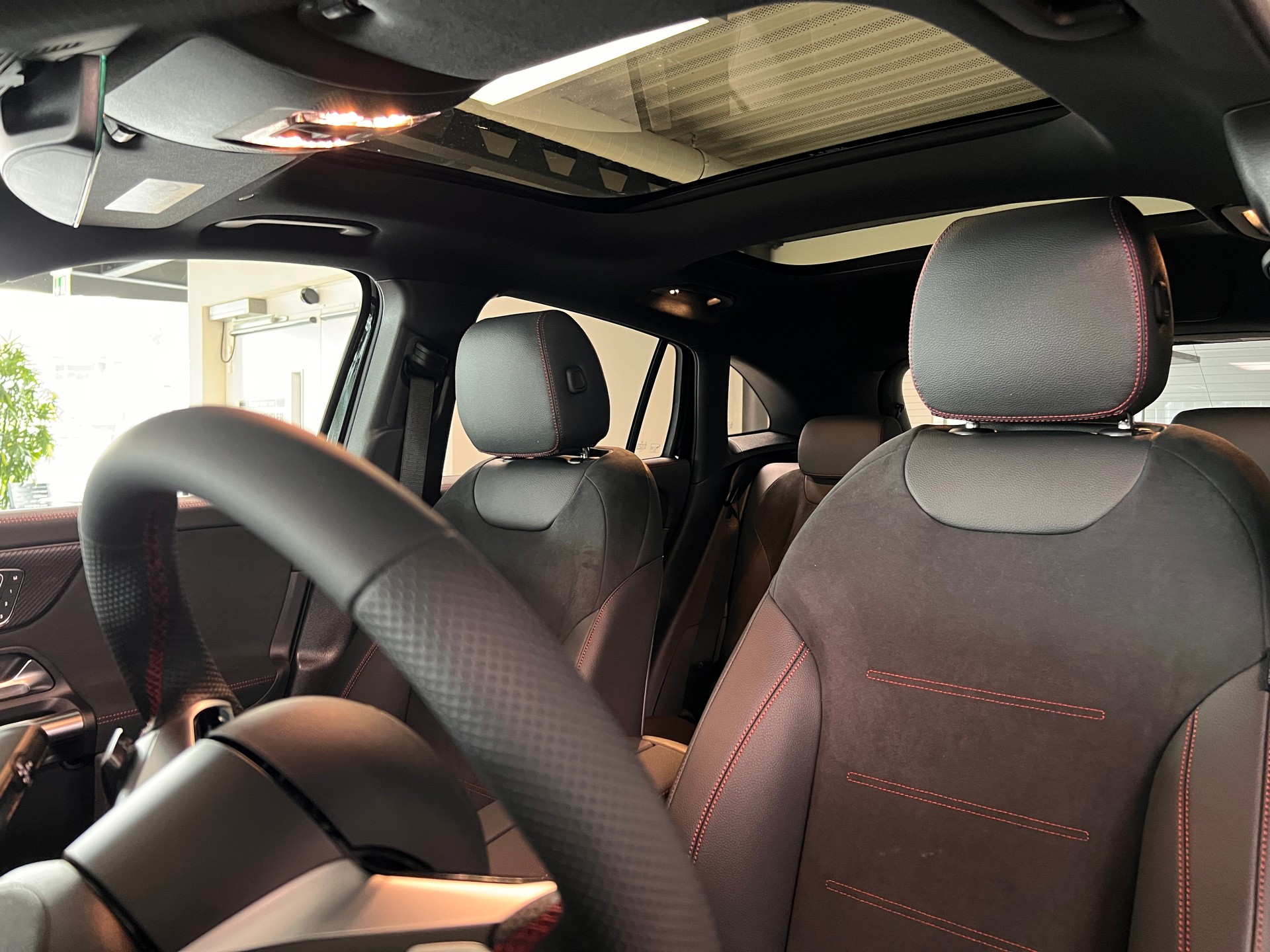 MERCEDES-BENZ GLA 250 4Matic 8G-DCT Swiss Star-image-11