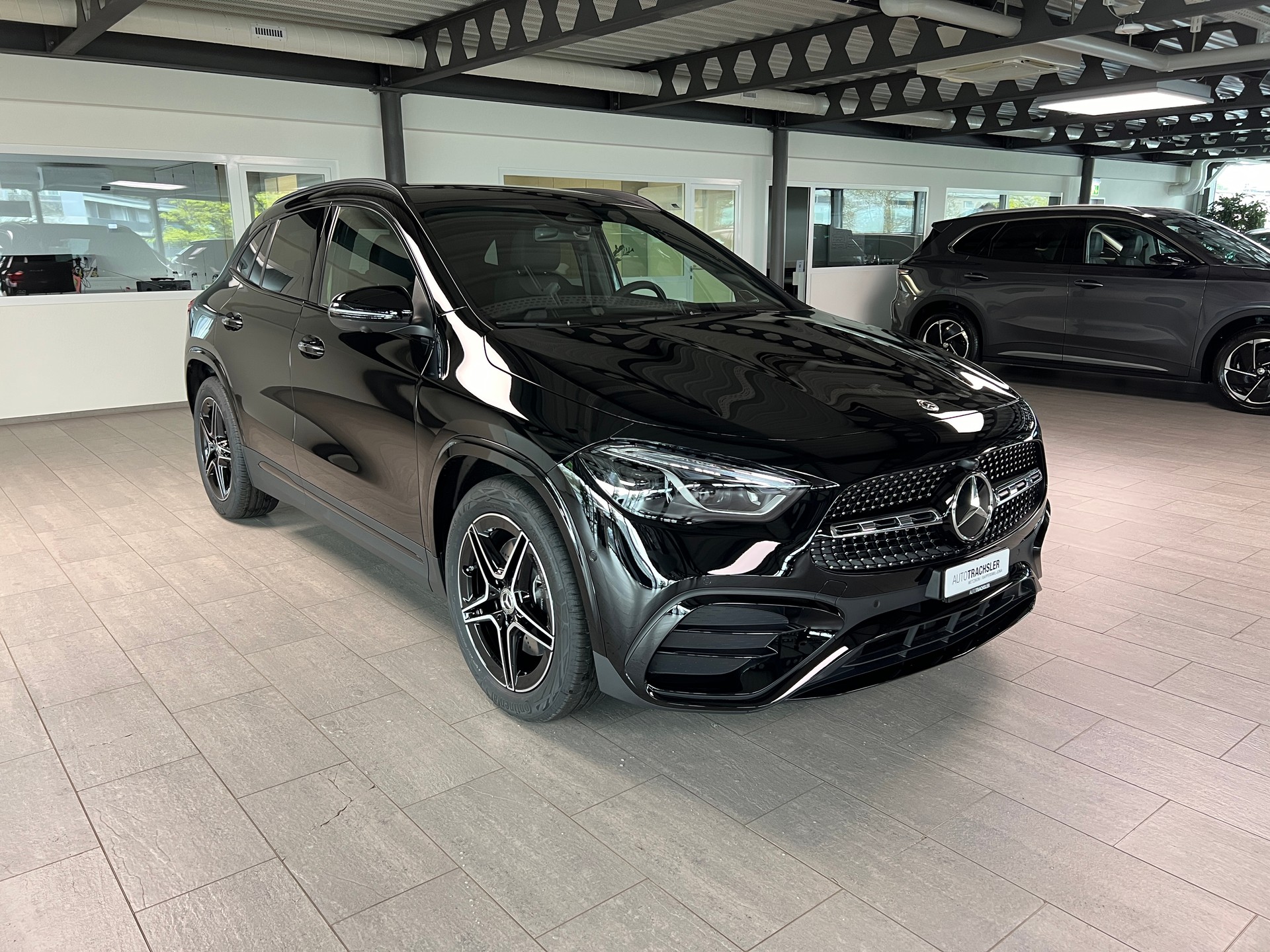 MERCEDES-BENZ GLA 250 4Matic 8G-DCT Swiss Star-image-2