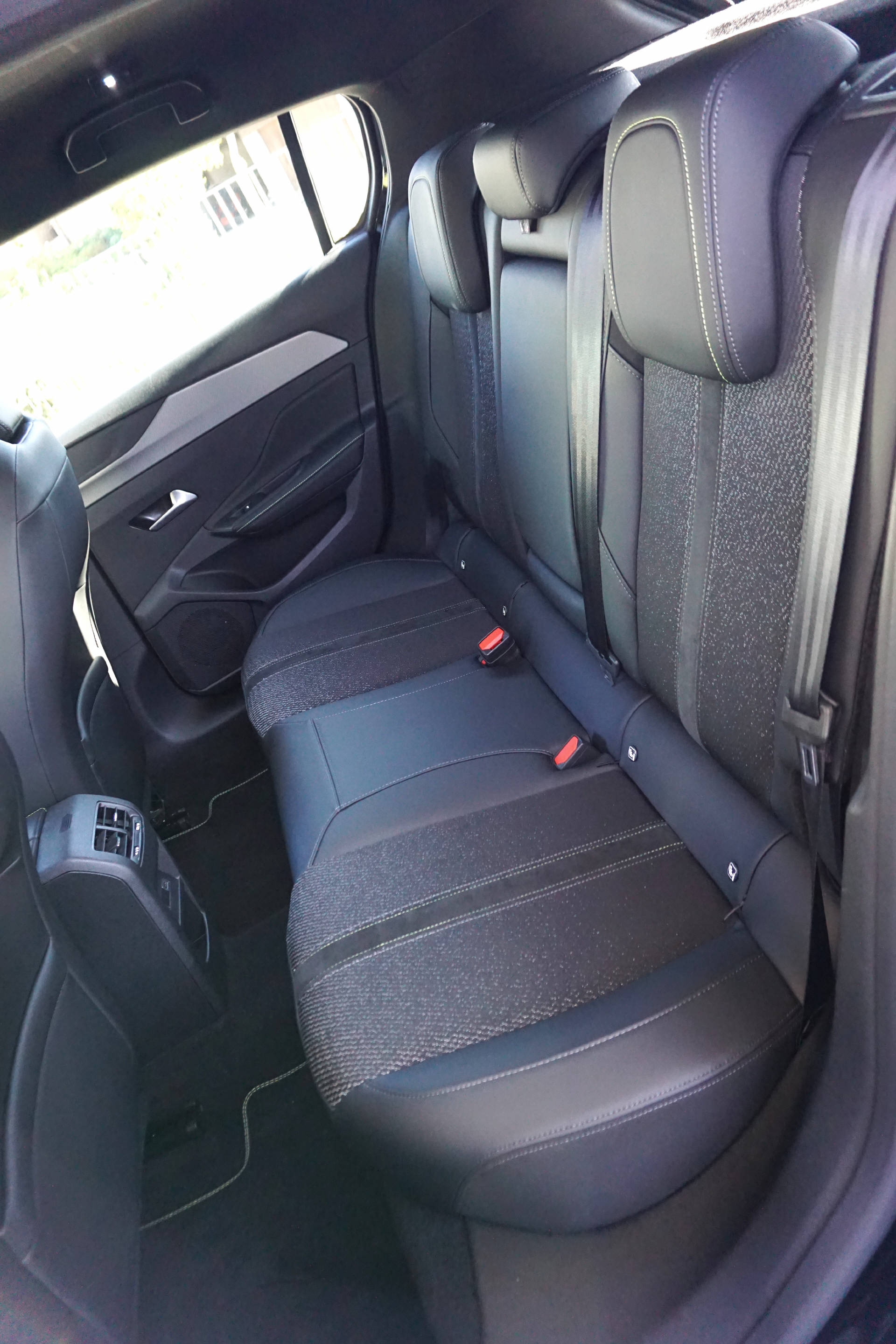 PEUGEOT 308 1.2 Hybrid GT-image-7