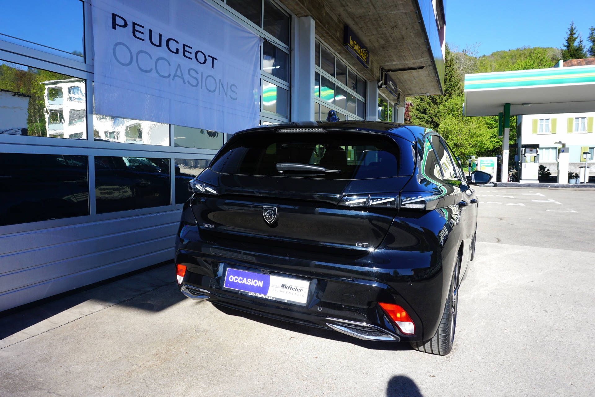 PEUGEOT 308 1.2 Hybrid GT-showroom-element-2